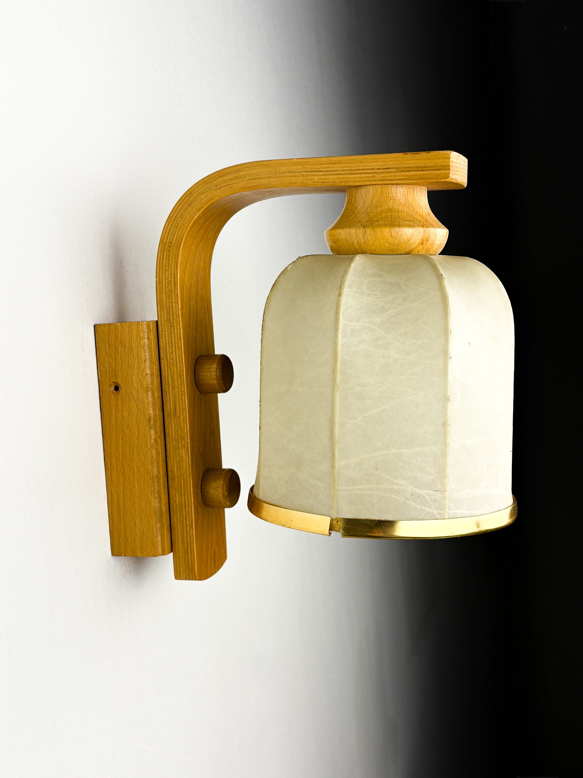 Cocoon wall lamp, resin and pine, Italy, Circa 1970's