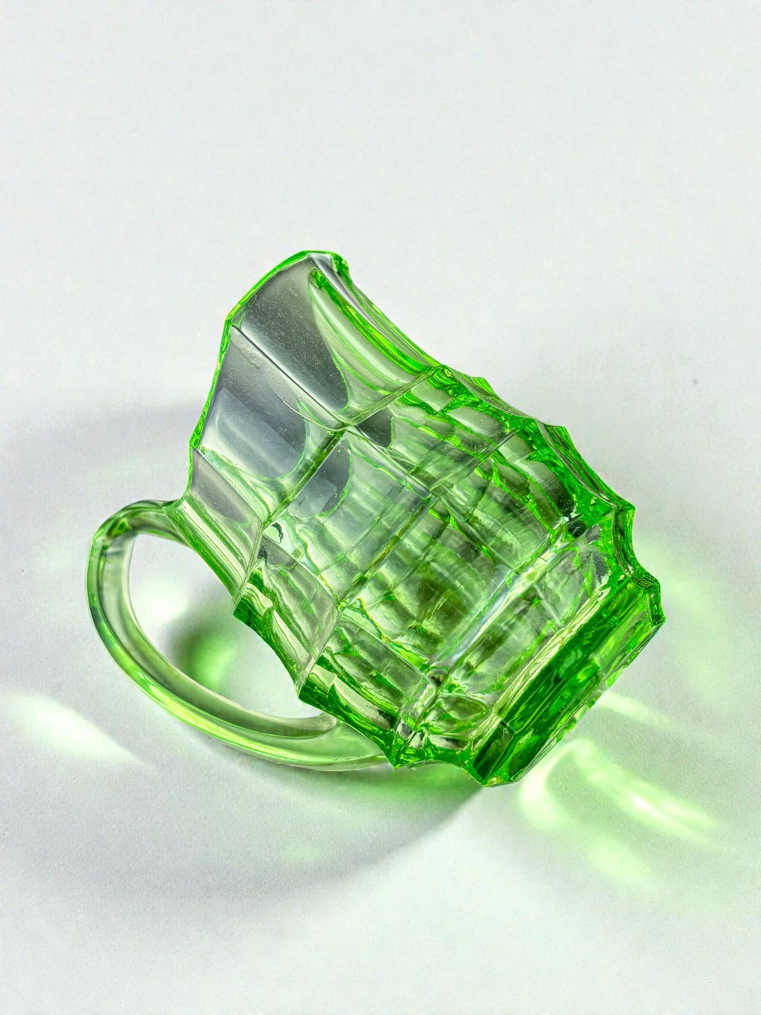 Green Uranium Glass Decorative Set of Bowls & Saucers, France, 1930s–1940s