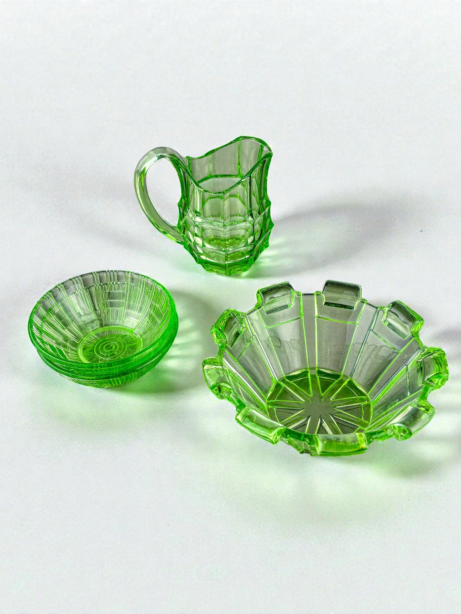 Green Uranium Glass Decorative Set of Bowls & Saucers, France, 1930s–1940s