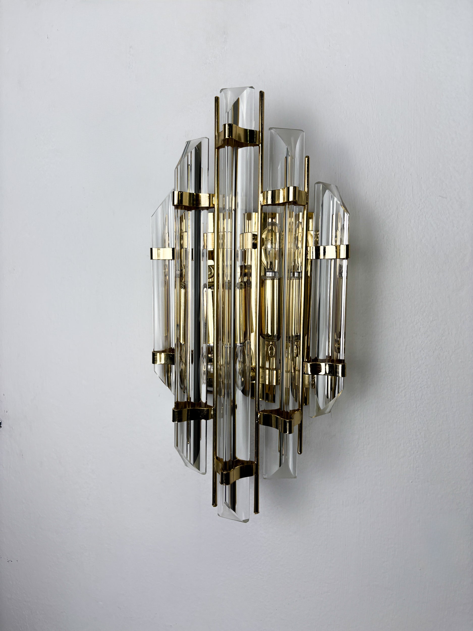 Venini Triedi Cut Glass Wall Sconce, Italy, circa 1970s