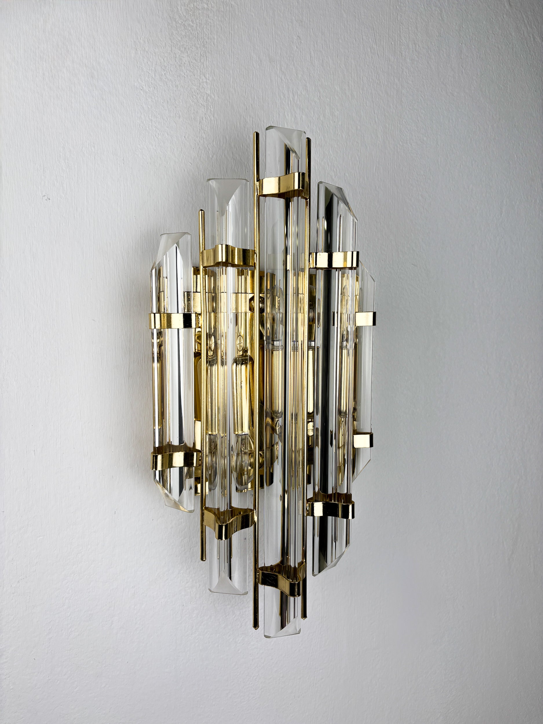 Venini Triedi Cut Glass Wall Sconce, Italy, circa 1970s