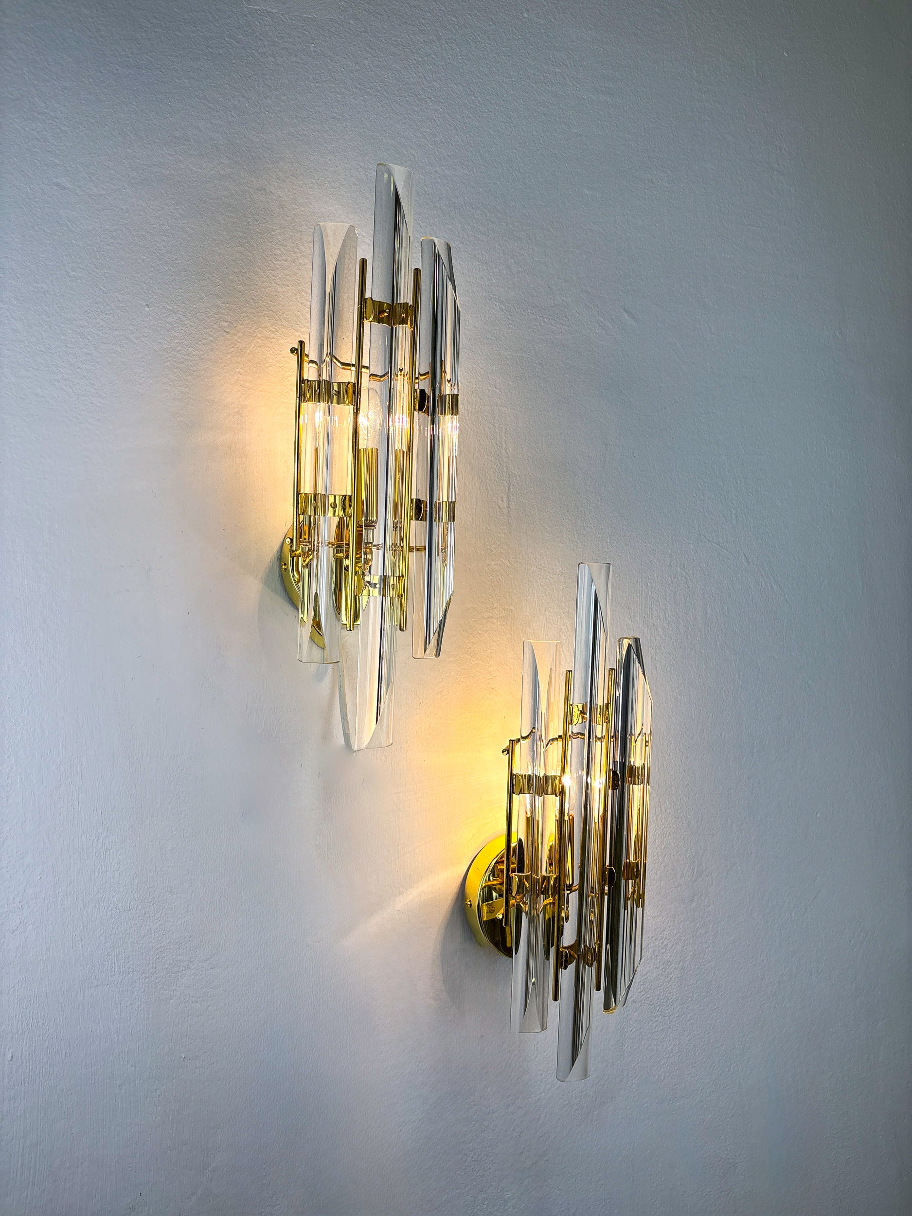 Pair of Venini wall lights, Murano cut glass, Italy, Circa 1970's
