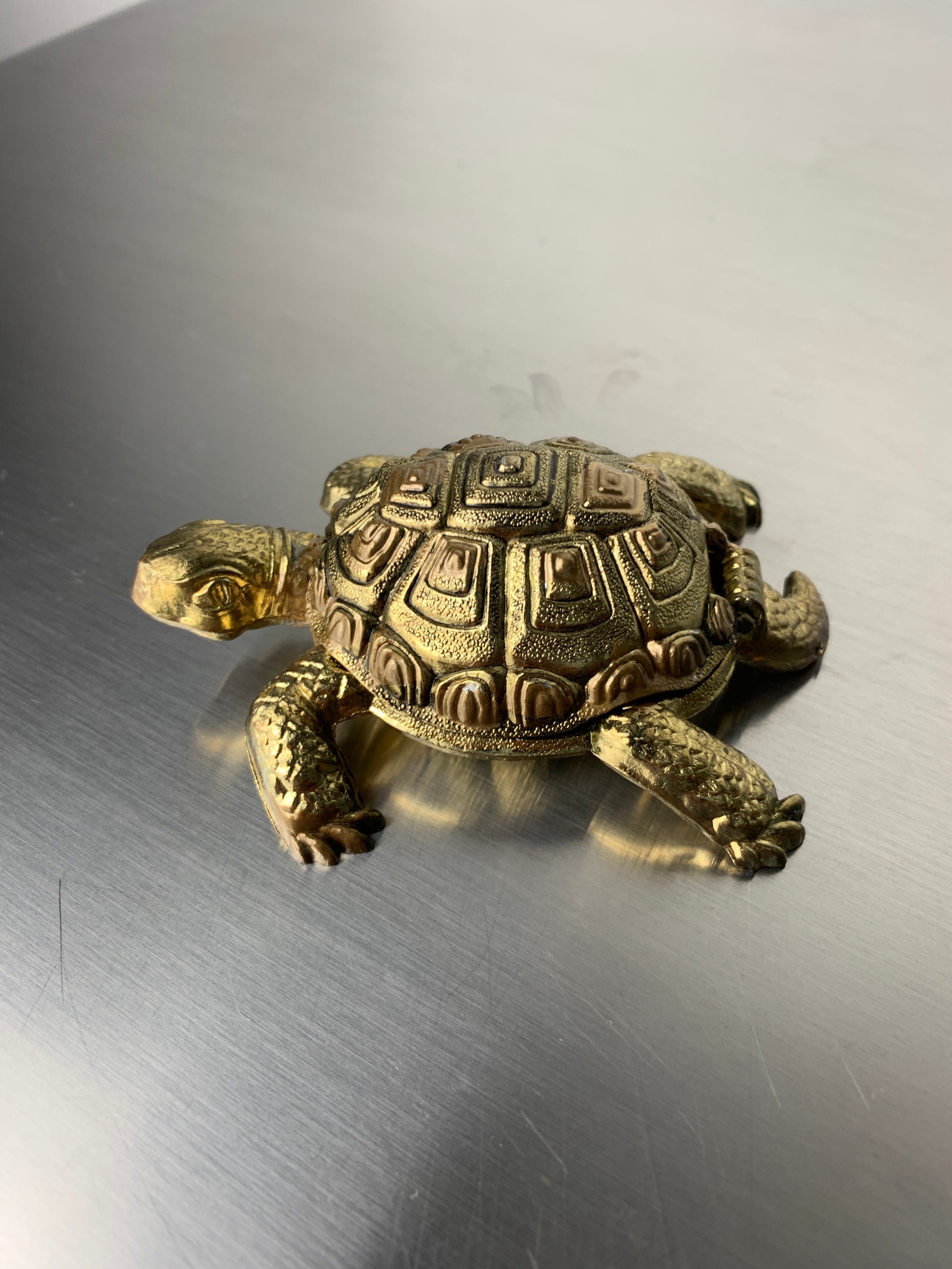 Regency turtle ashtray in brass, Spain, 1980's