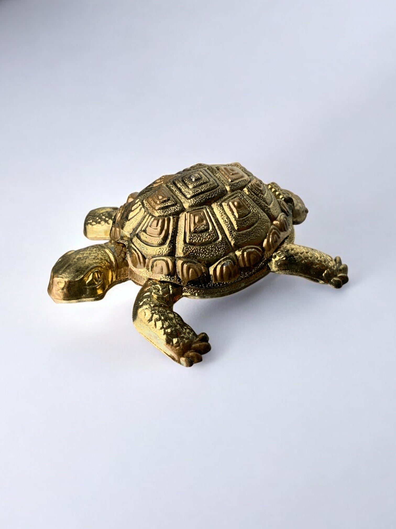 Regency turtle ashtray in brass, Spain, 1980's