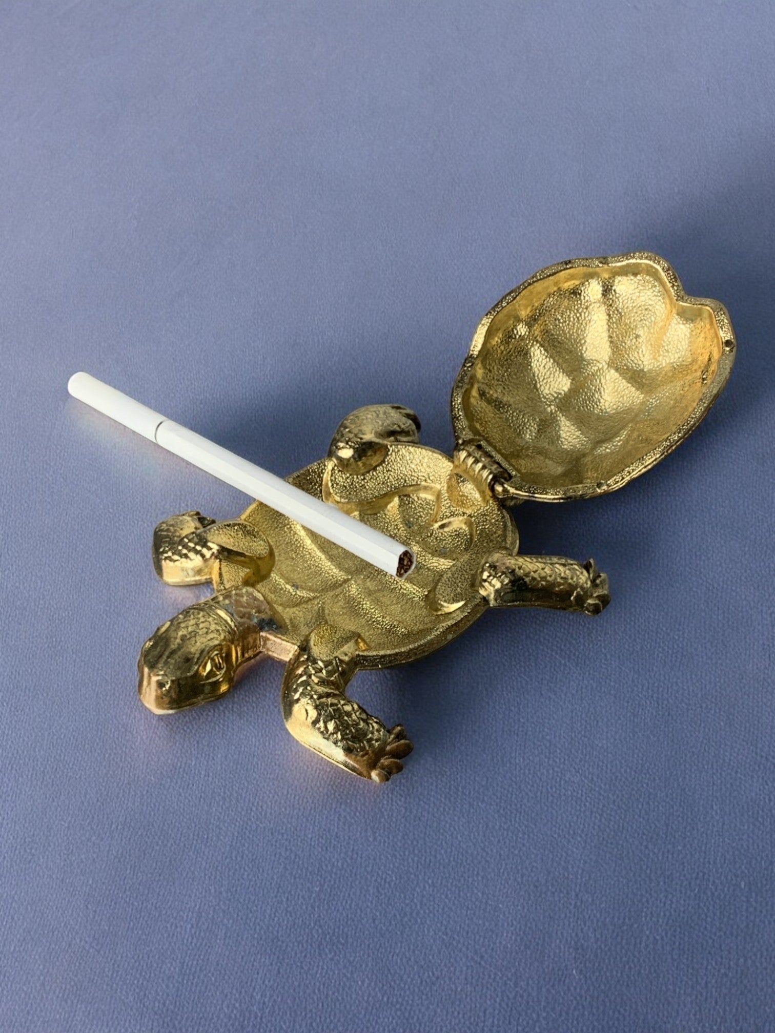 Regency turtle ashtray in brass, Spain, 1980's
