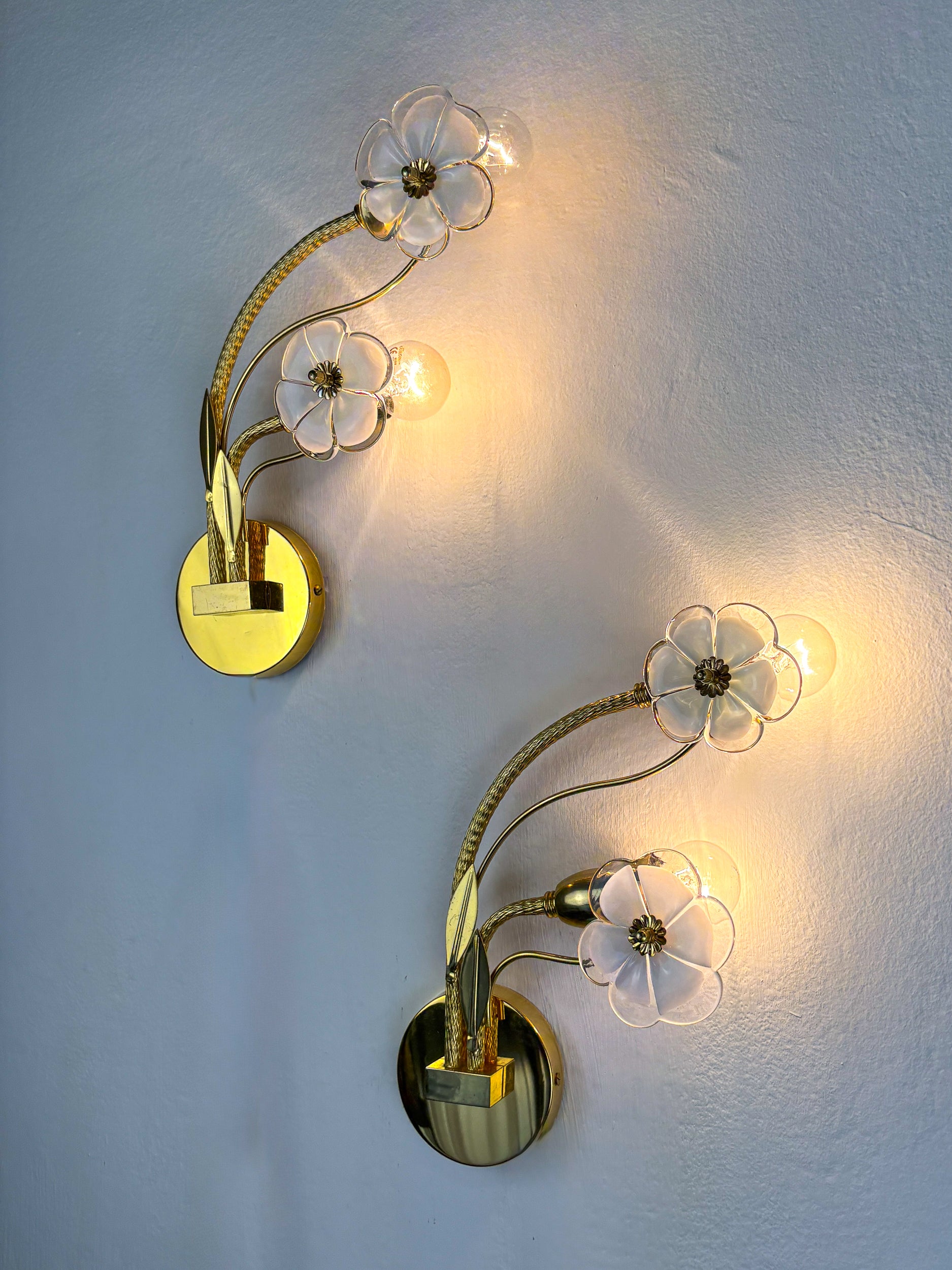 Pair of Hibiscus floral Sconces, Murano Glass, Italy, Circa 1970's