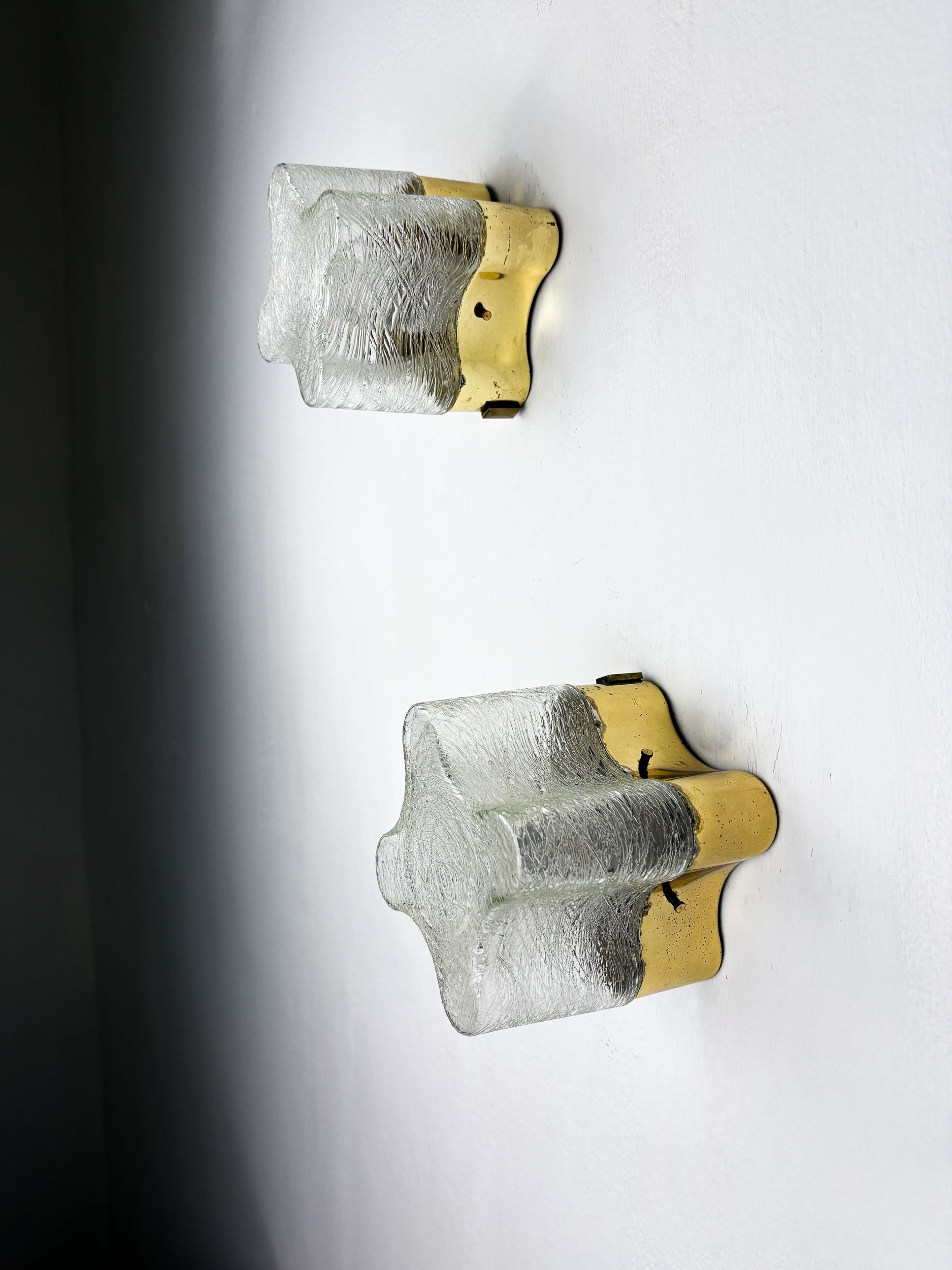 Pair of Gaetano Sciolari for Lightolier Wall Sconces, Murano Frosted Glass, Italy 1970s