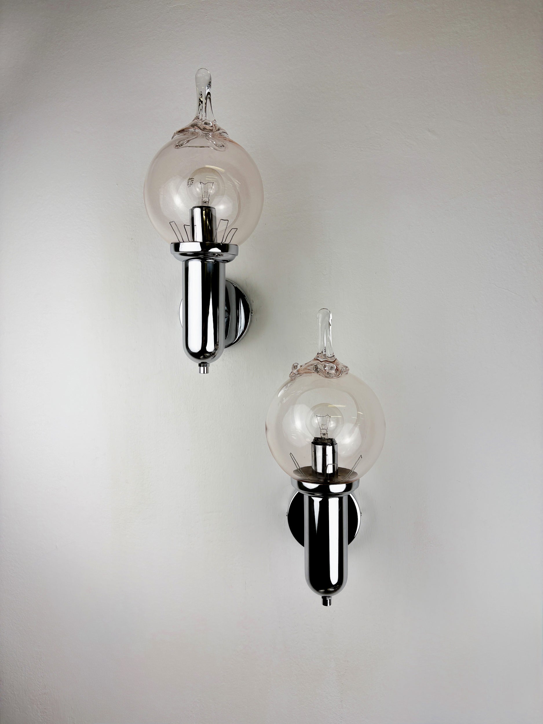 Pair of Toni Zuccheri drop shaped Wall Sconces, Murano Glass, Italy 1970s