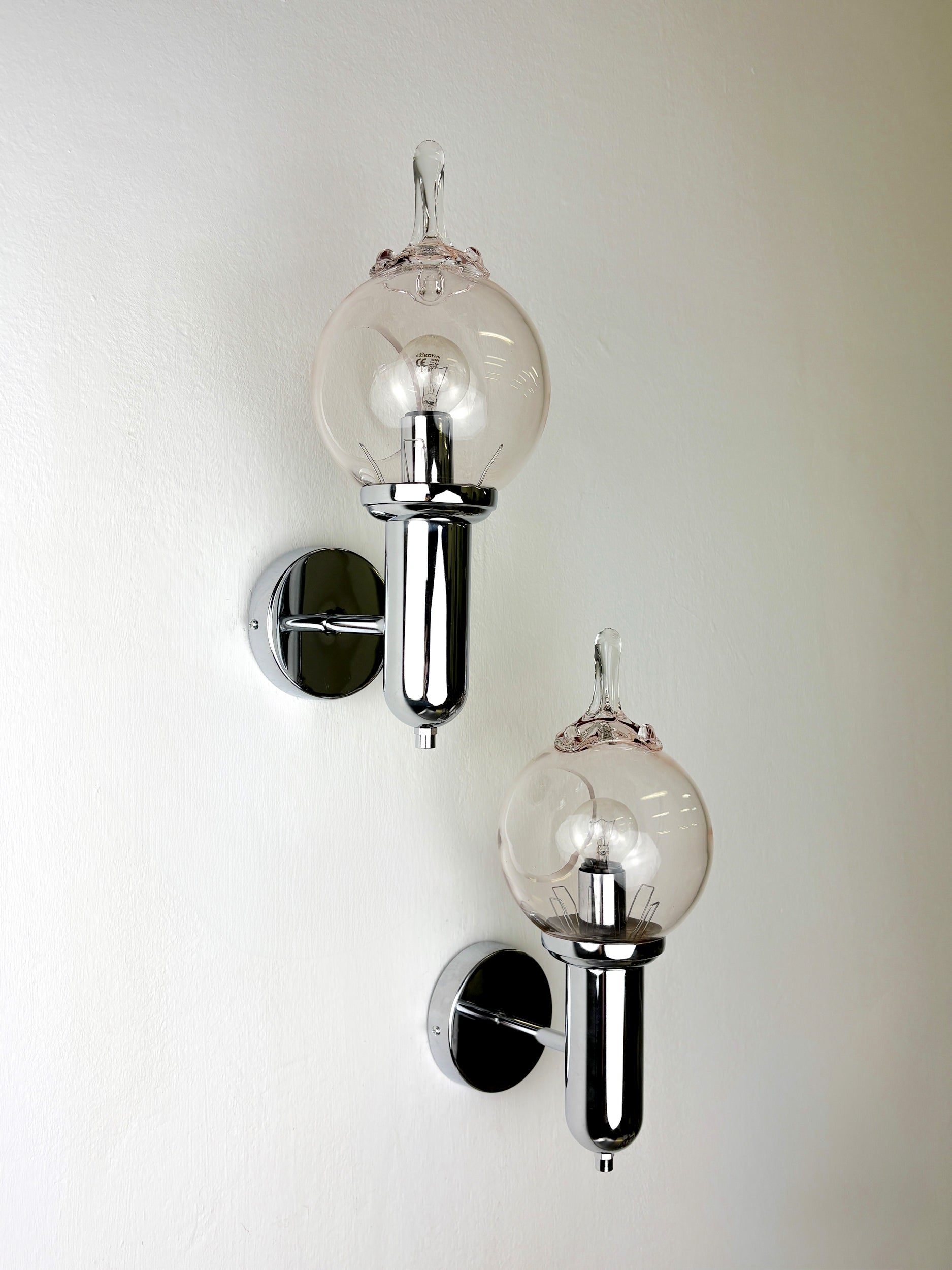Pair of Toni Zuccheri drop shaped Wall Sconces, Murano Glass, Italy 1970s