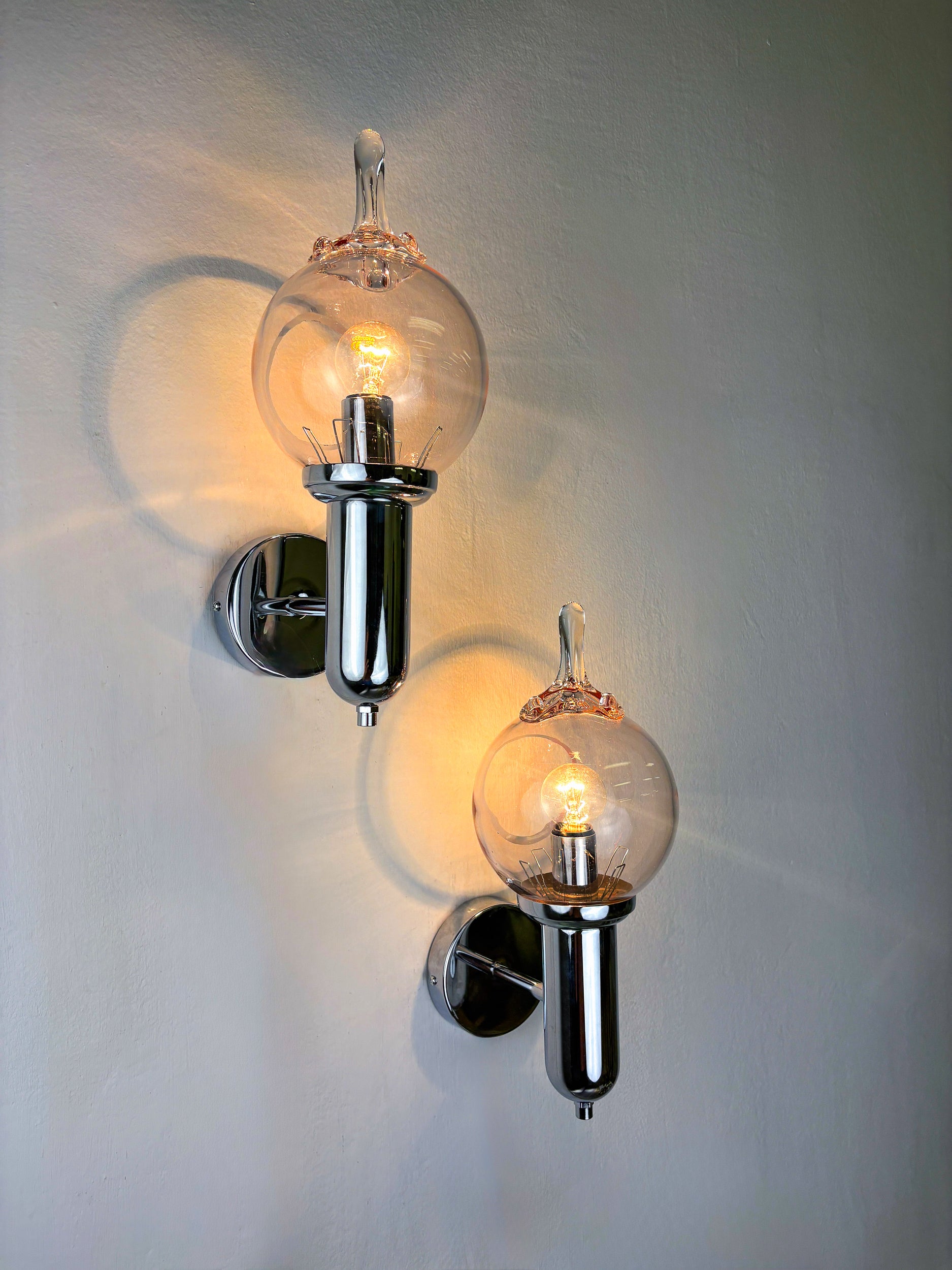 Pair of Toni Zuccheri drop shaped Wall Sconces, Murano Glass, Italy 1970s