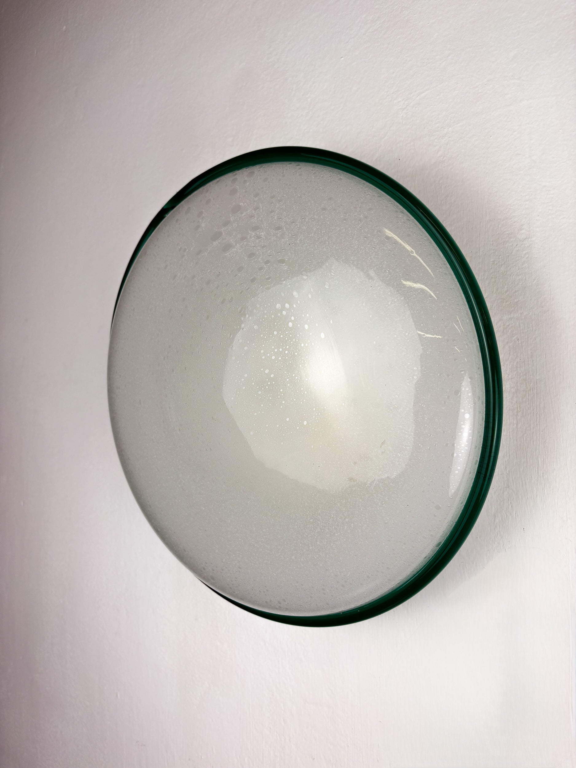 "Ronda" Wall Light by Leucos – Green Rim & Frosted Murano Glass, Italy 1970s