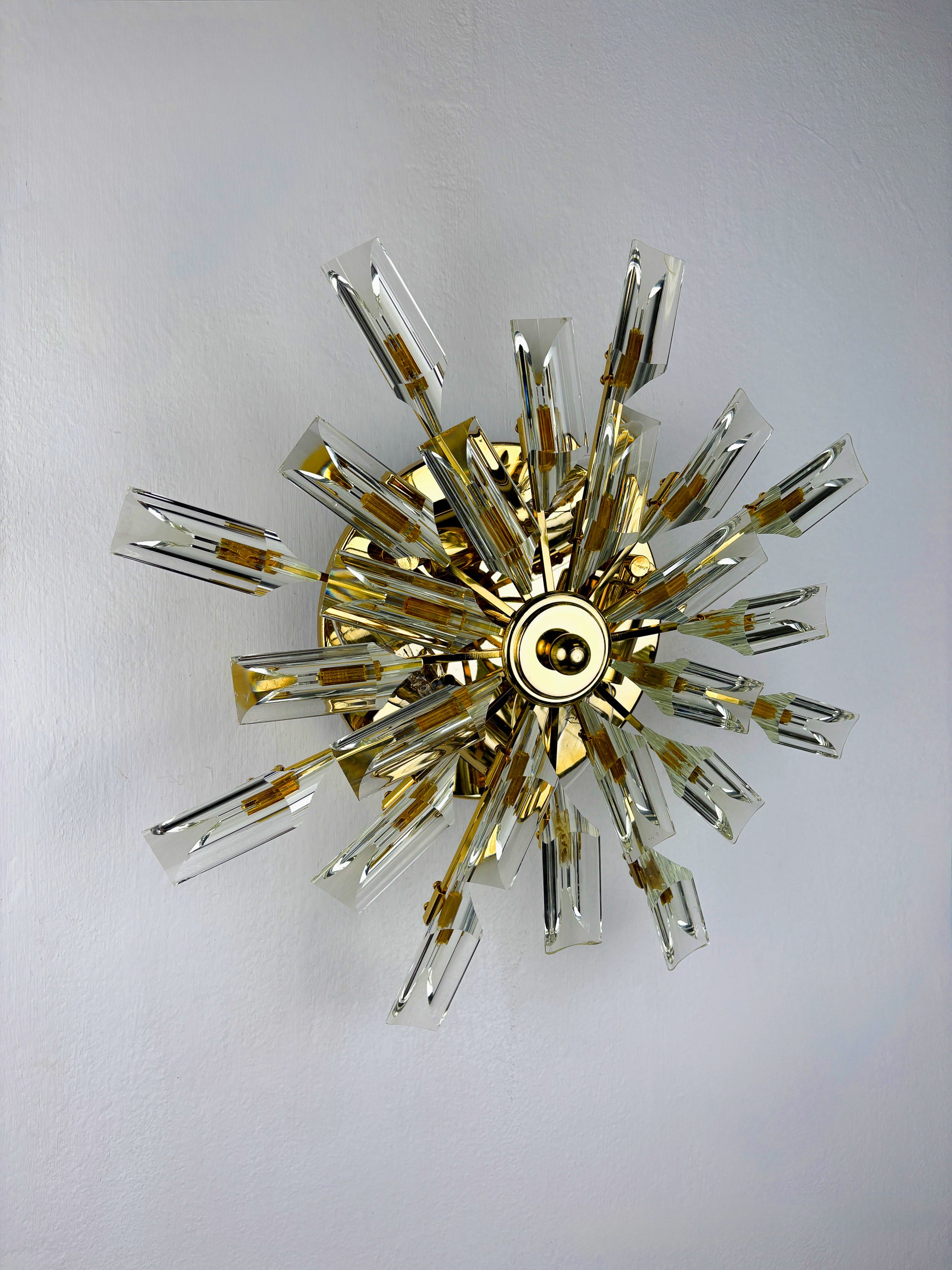 Sun-Shaped ceiling or wall light by Oscar Torlasco for StilKronen, Cut Murano Glass, Italy, 1970s