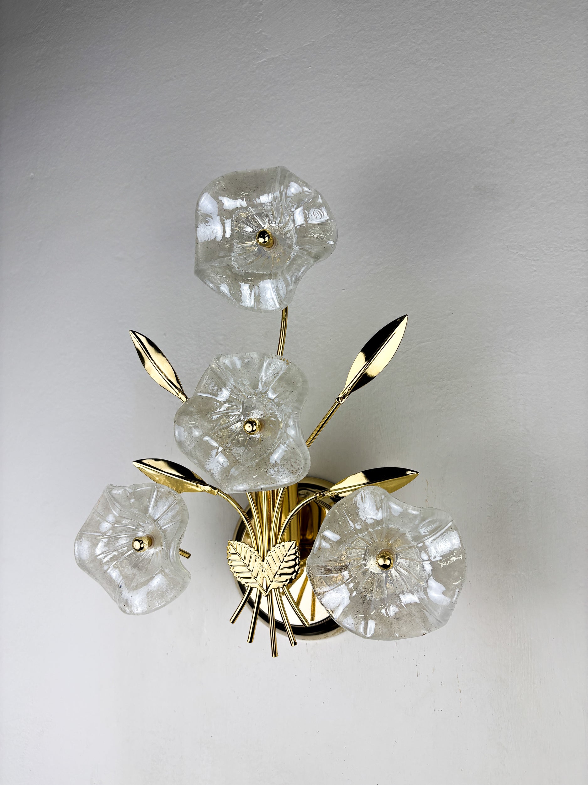 Pair of Hibiscus floral Sconces, Frosted Murano Glass, Italy, 1970s