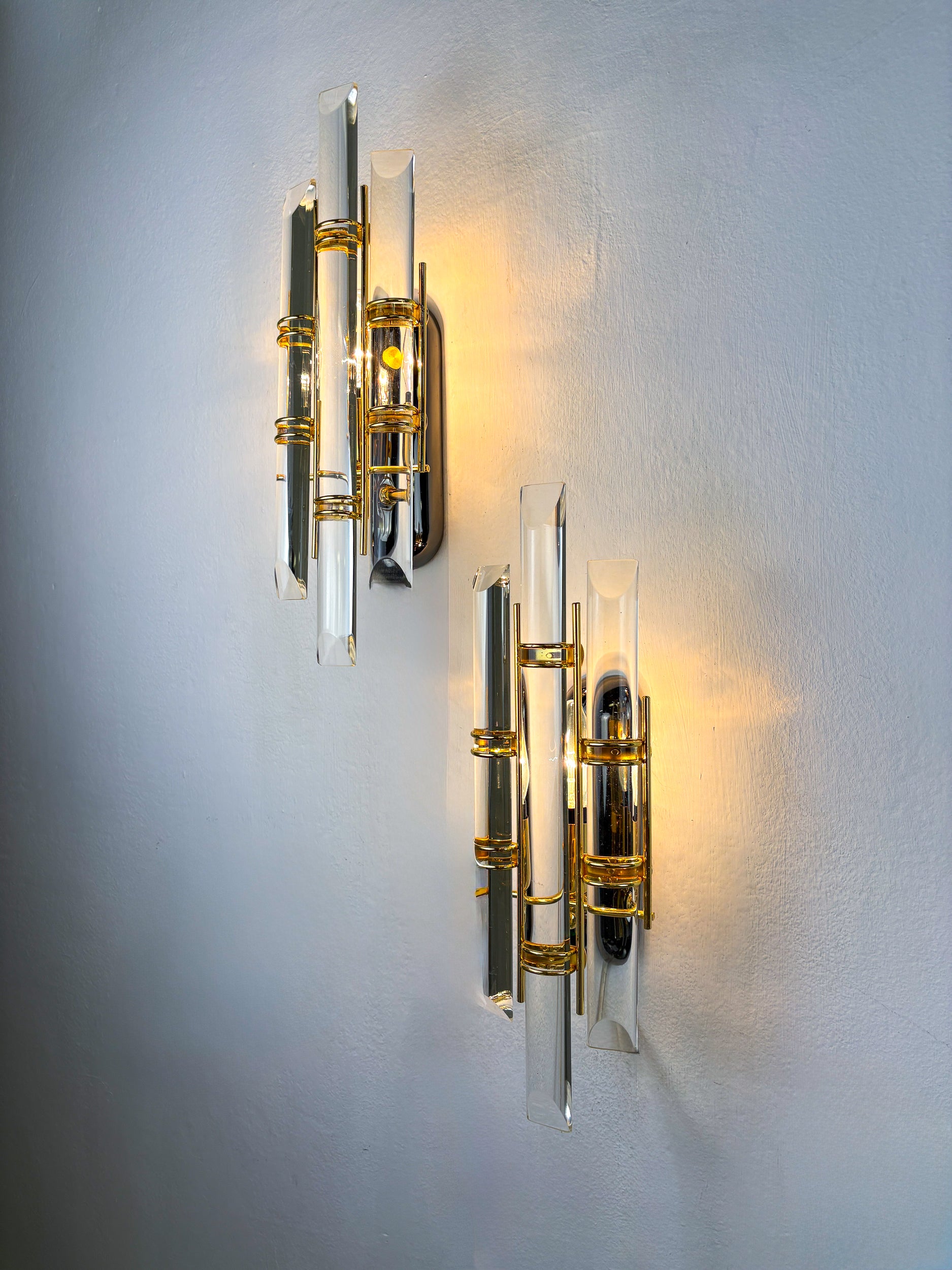 Pair of Venini sconce, Murano cut glass, Italy, 1970