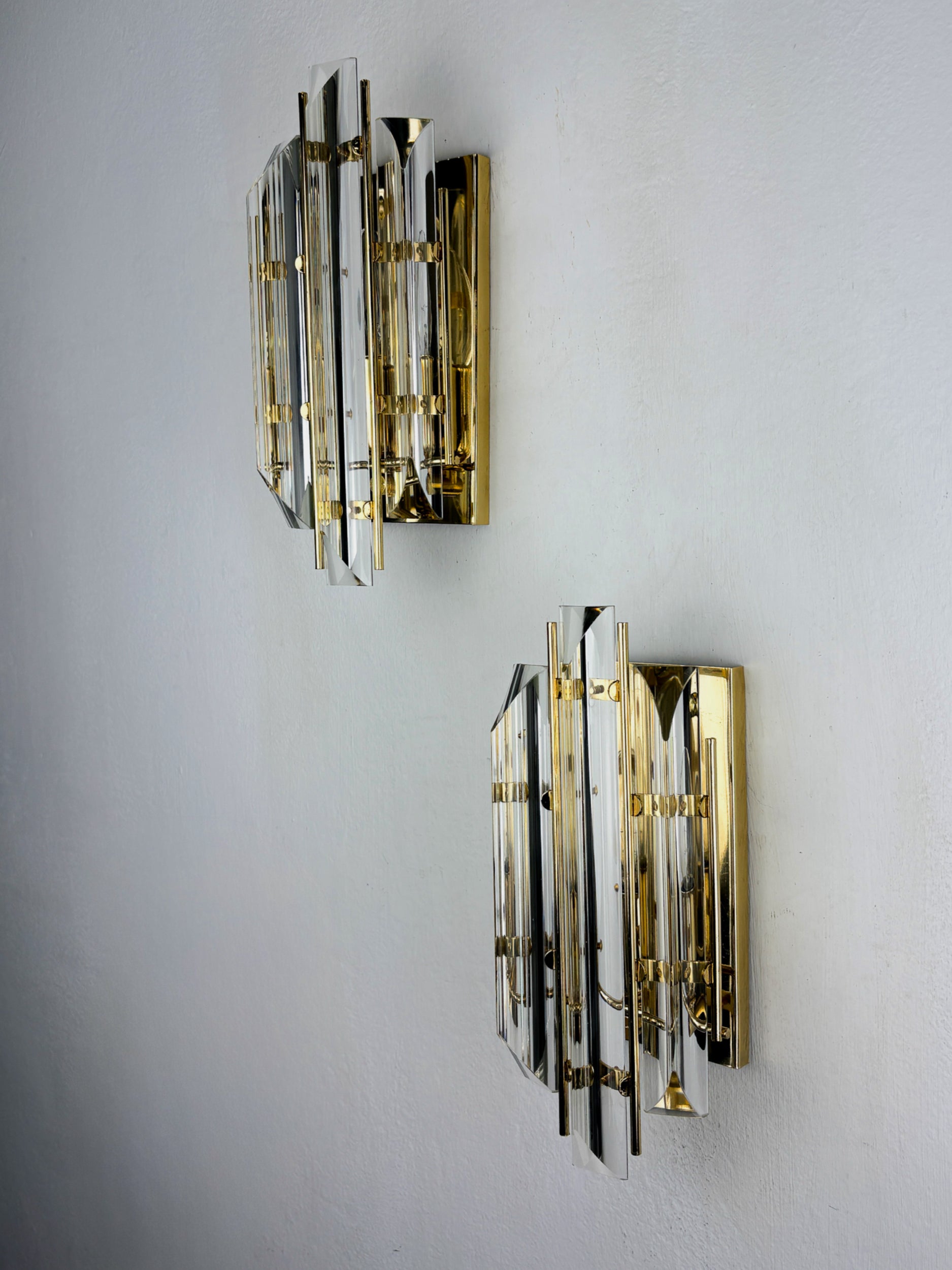 Pair of Venini wall lights, Murano cut glass, 1970's, Italy