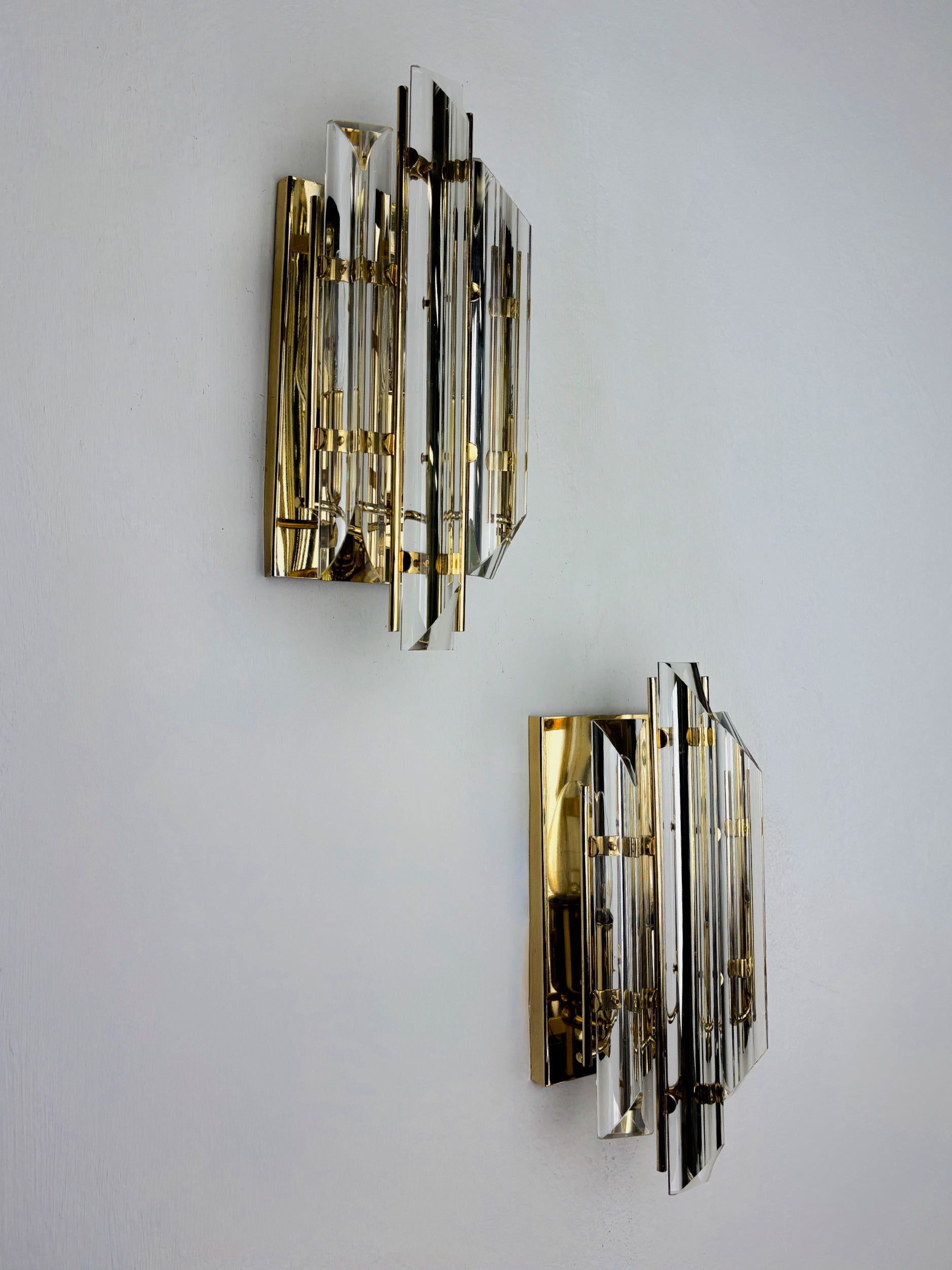 Pair of Venini wall lights, Murano cut glass, 1970's, Italy