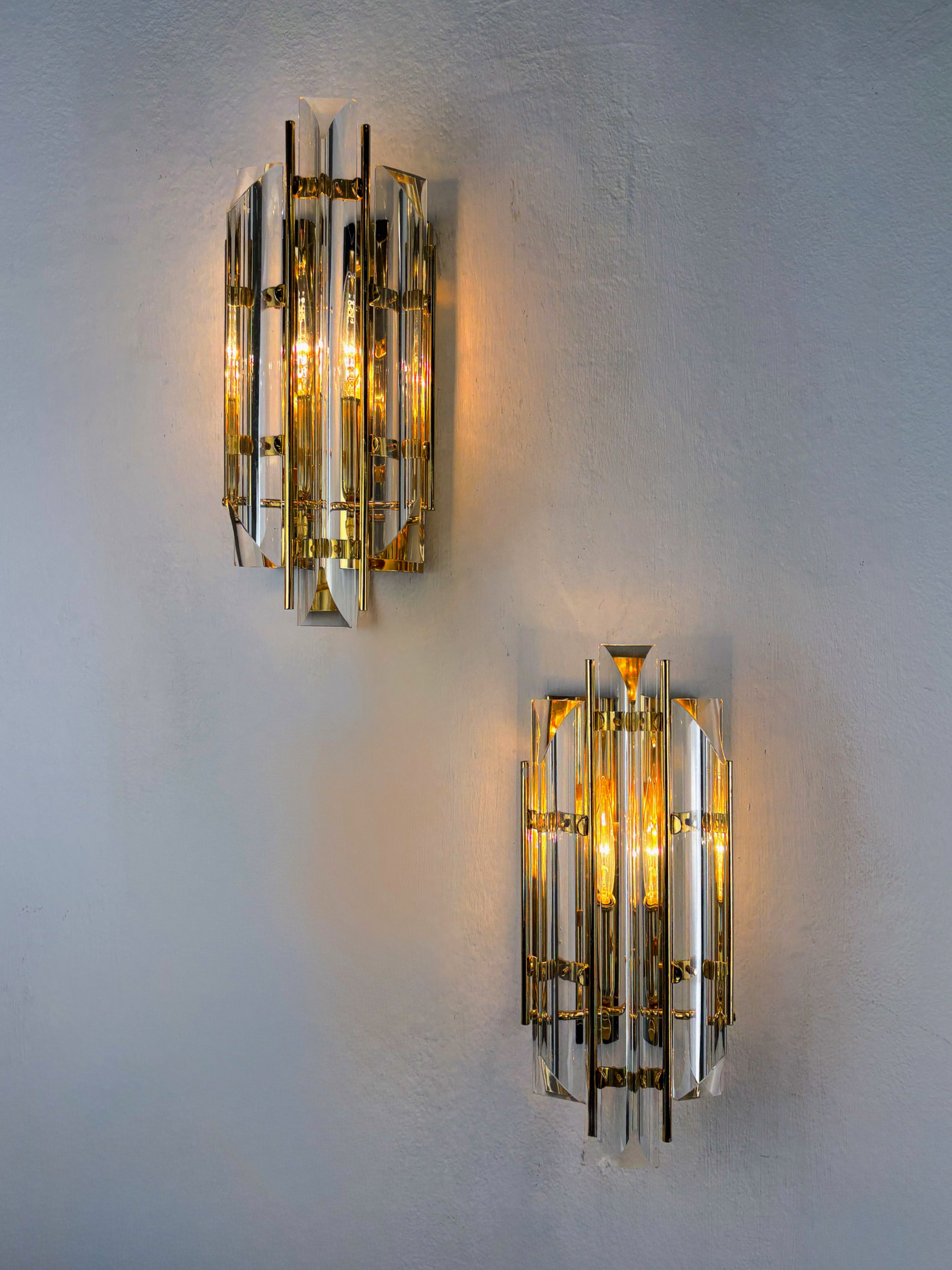 Pair of Venini wall lights, Murano cut glass, 1970's, Italy