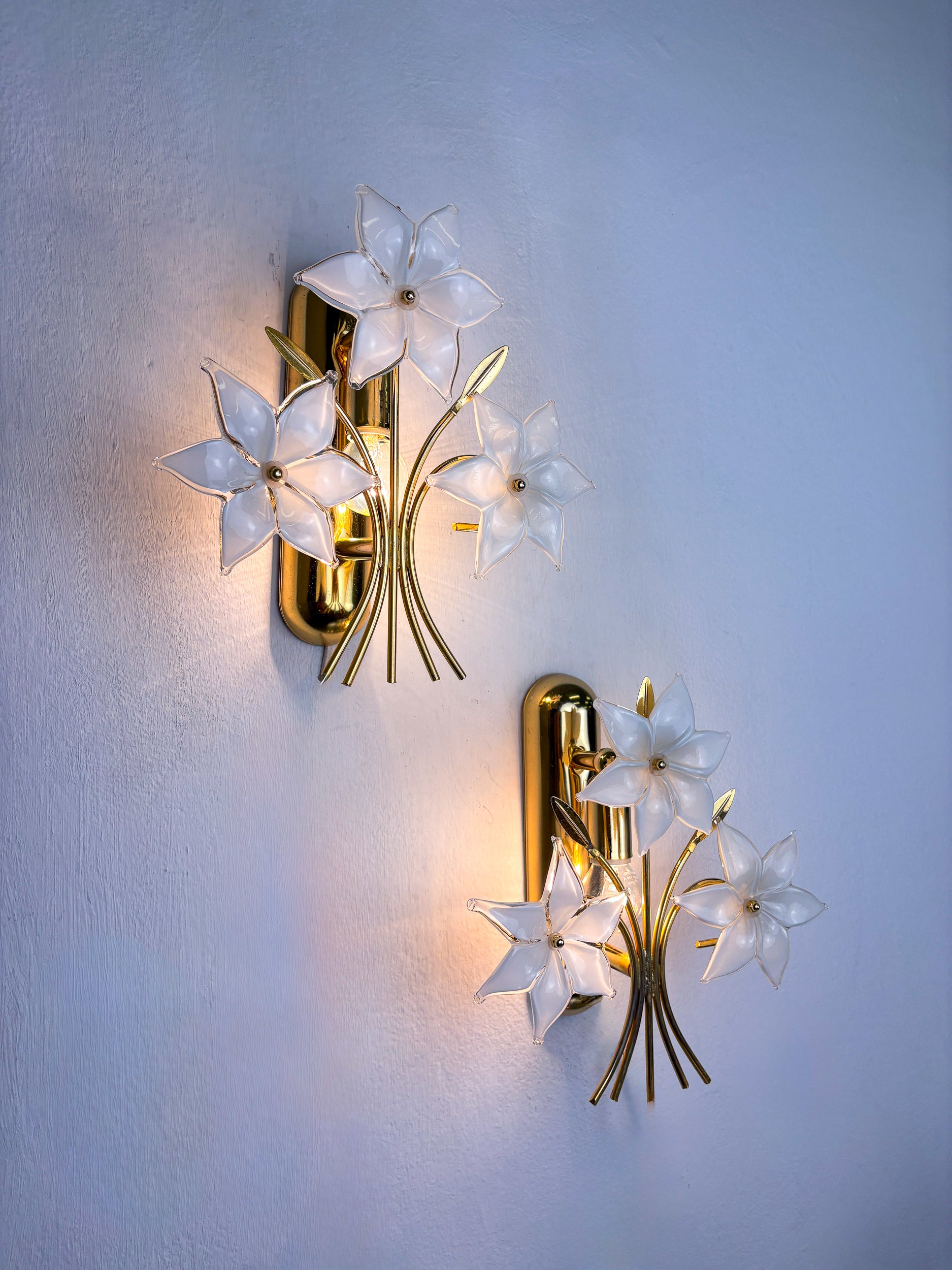 Pair of Hibiscus floral Sconces, Murano Glass, Italy, 1970s