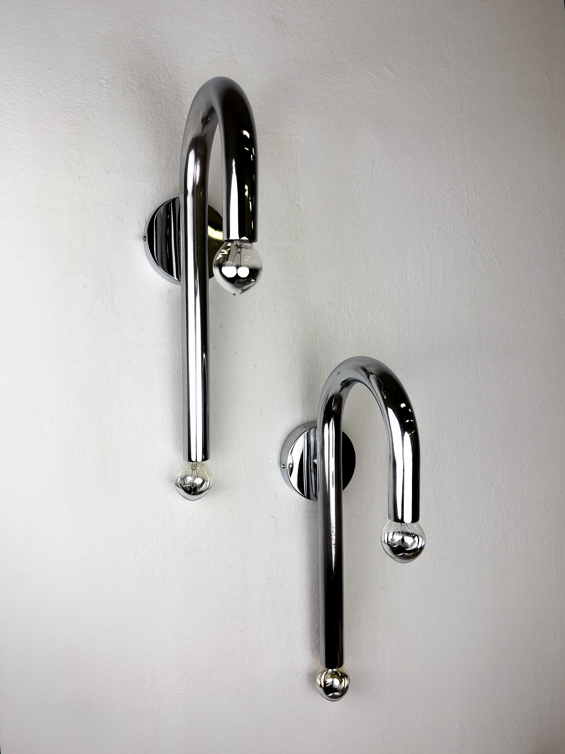 Pair of Space-Age Tubular Wall Lights, Chromed Metal, Italy, 1970s