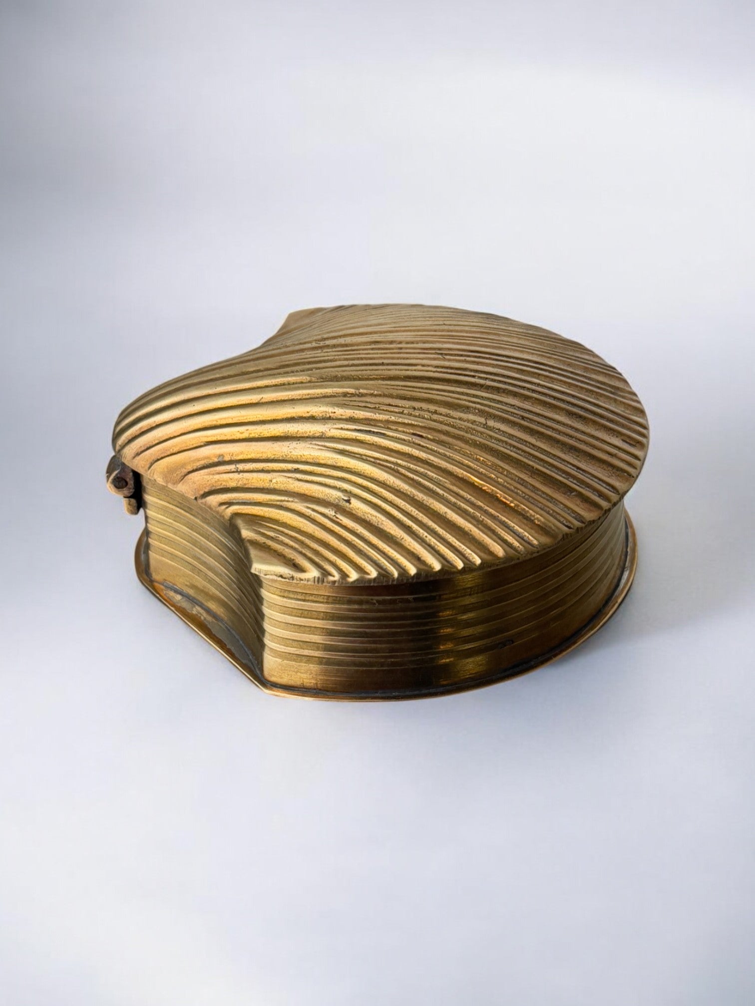 Shell jewelry box in brass, Italy, 1970