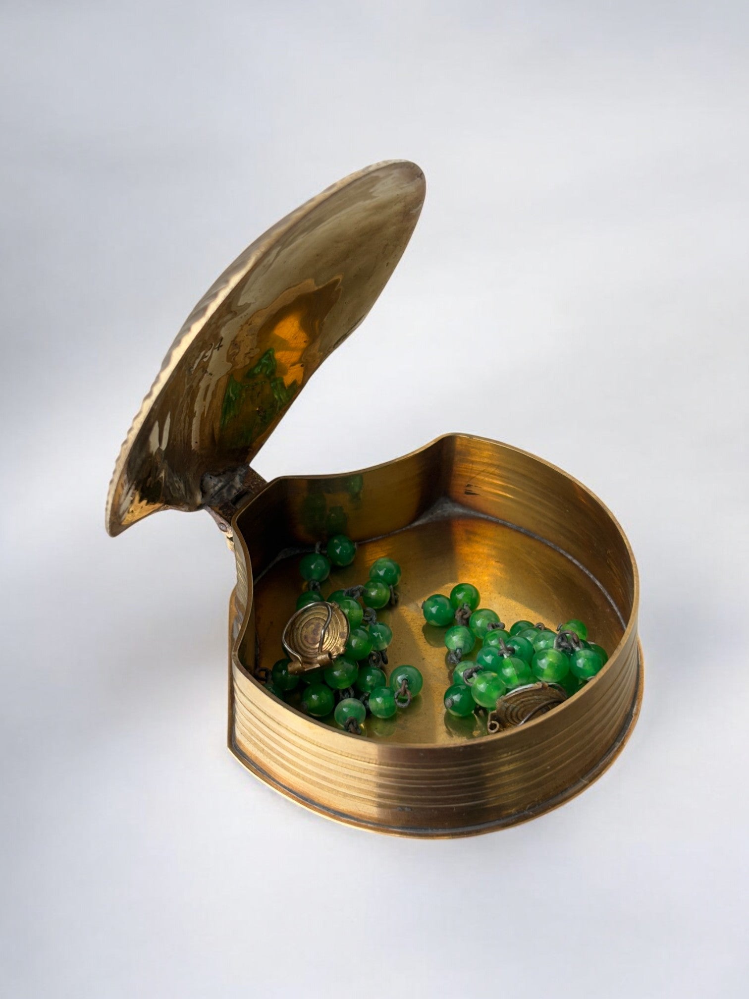 Shell jewelry box in brass, Italy, 1970