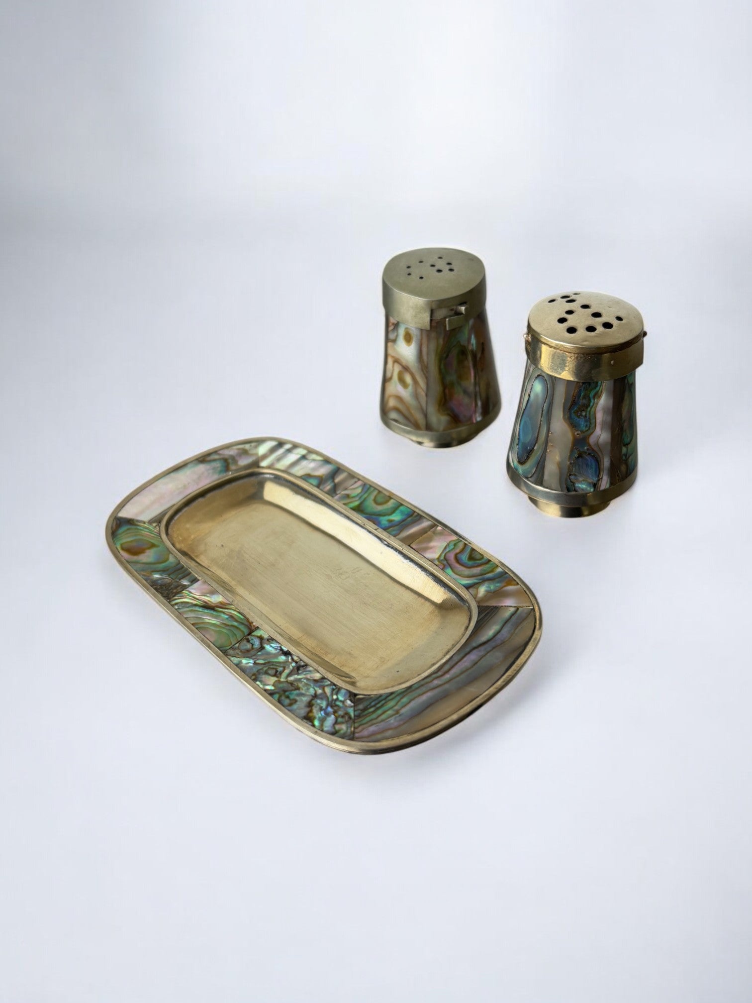 Abalone shell salt & pepper shakers with tray, Alpaca Mexico, 1970s