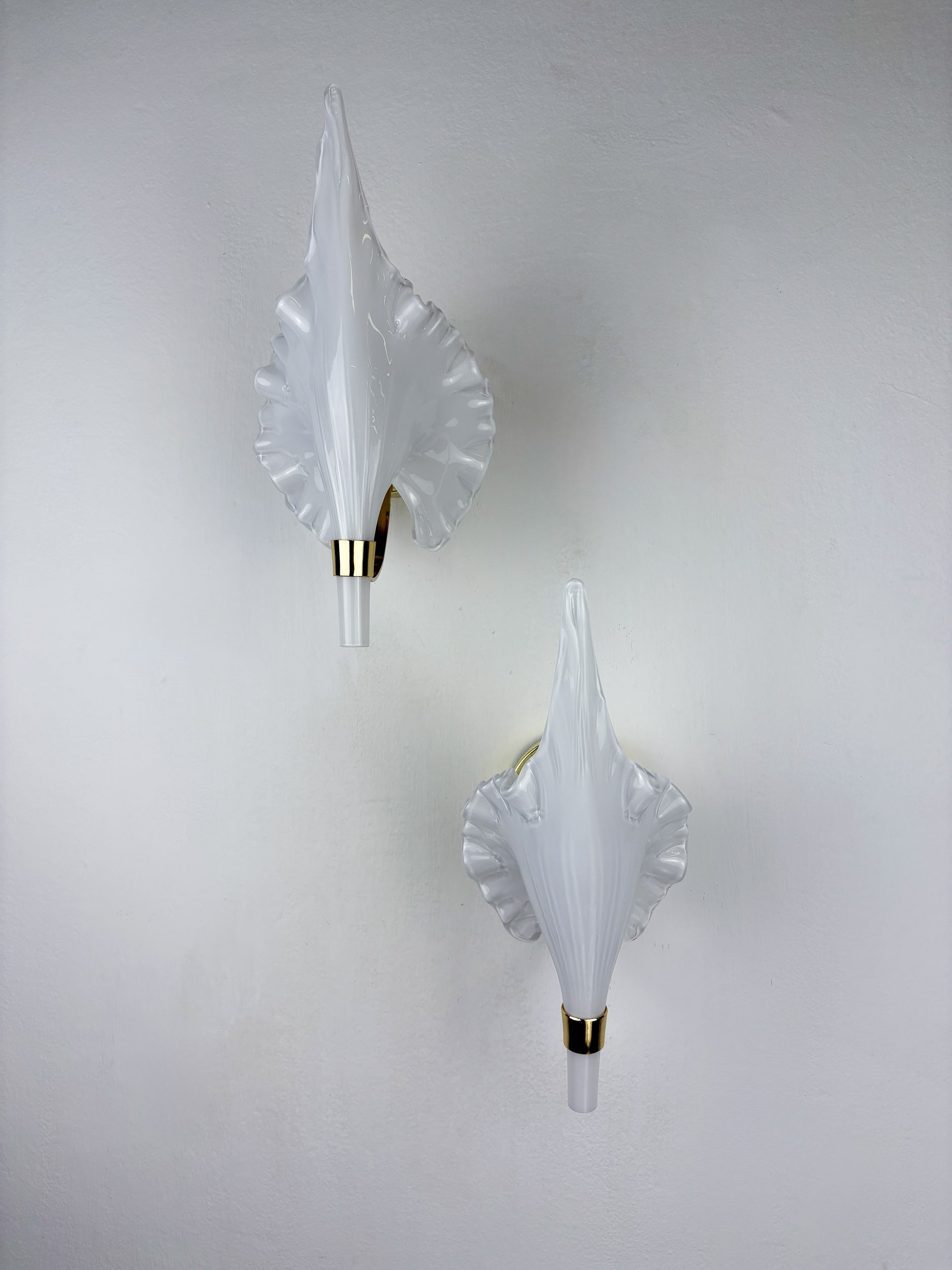 Pair of "Calla Lily" Leaf-Shaped Wall Sconces, Murano Glass & Gilt Brass, Italy, Circa 1970's