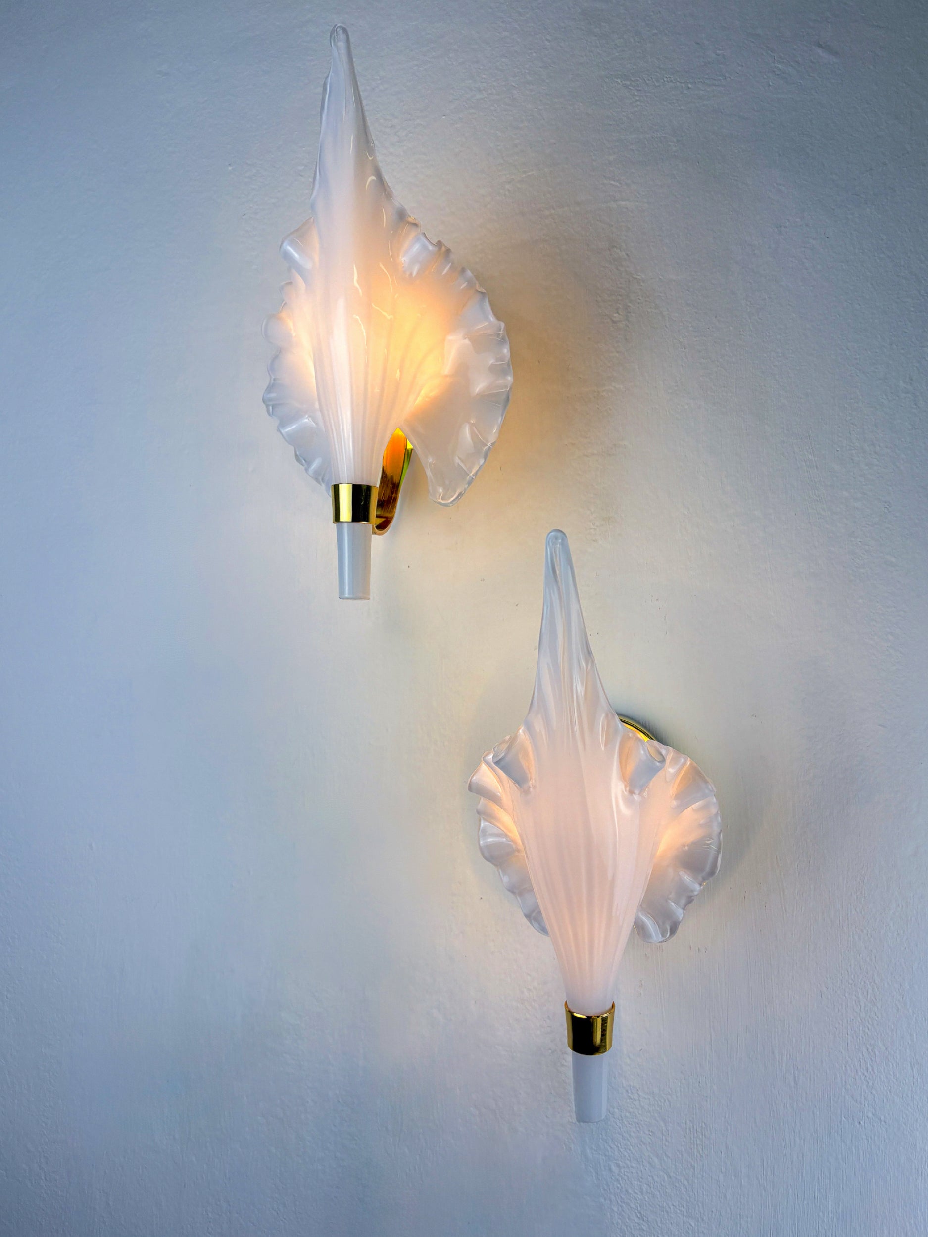 Pair of "Calla Lily" Leaf-Shaped Wall Sconces, Murano Glass & Gilt Brass, Italy, Circa 1970's