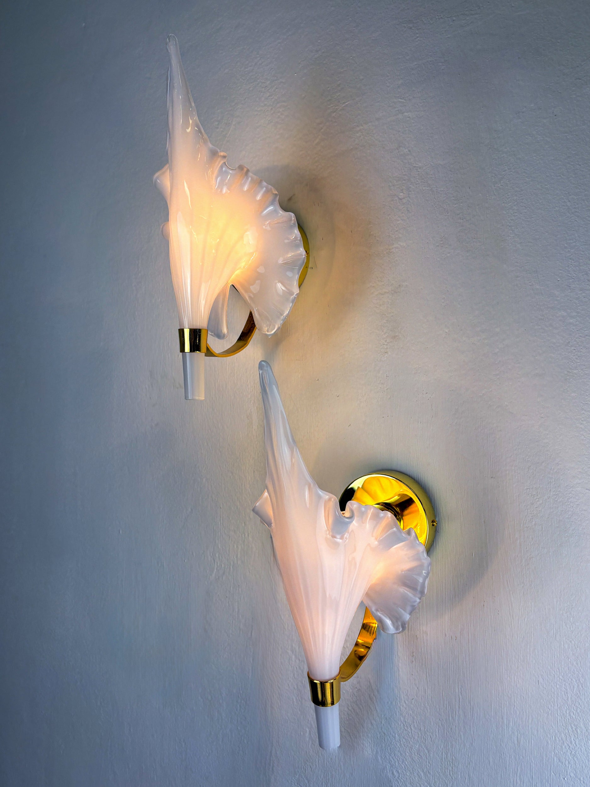 Pair of "Calla Lily" Leaf-Shaped Wall Sconces, Murano Glass & Gilt Brass, Italy, Circa 1970's