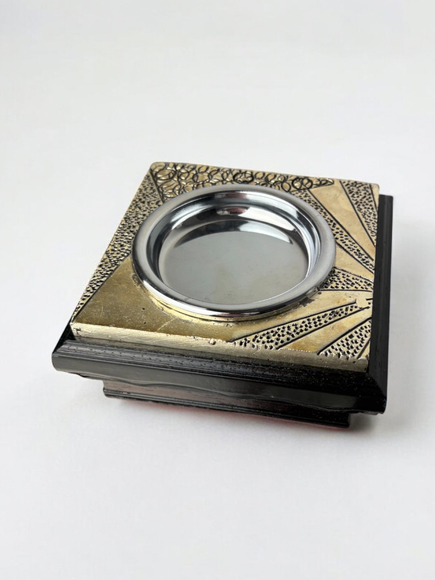 Brutalist wood and resin Ashtray, Italy, 1980's