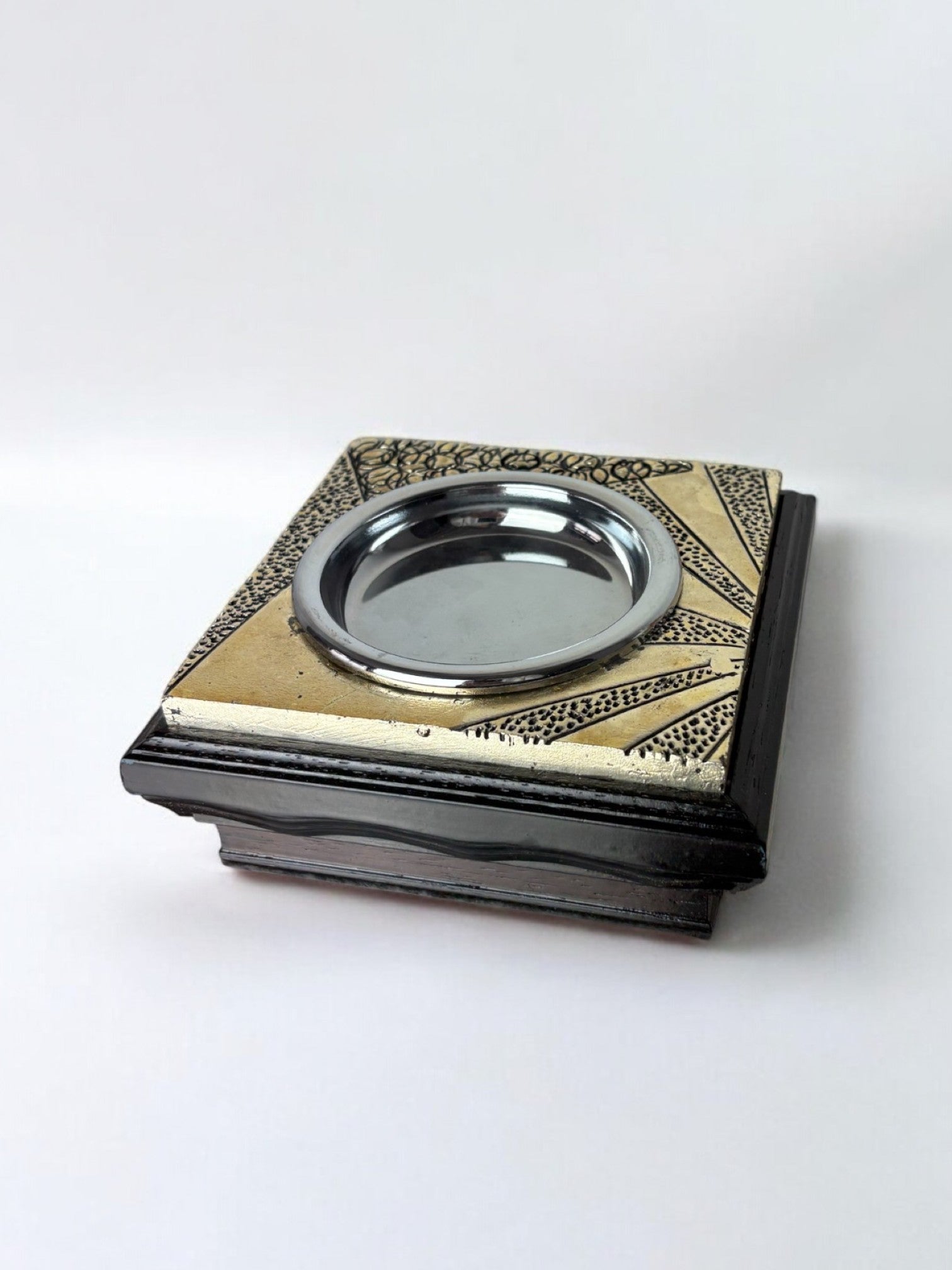 Brutalist wood and resin Ashtray, Italy, 1980's