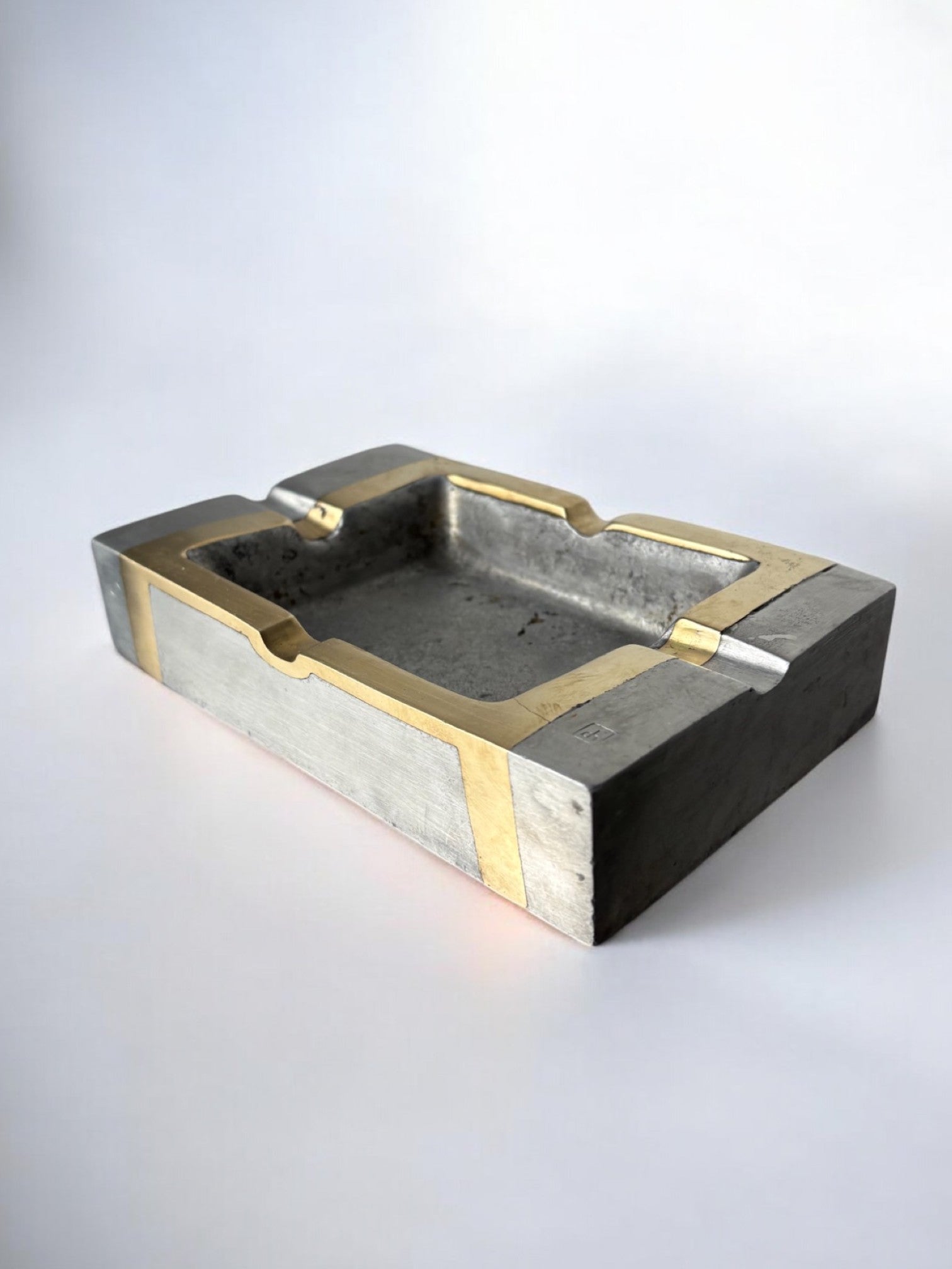 Brutalist ashtray by David Marshall in bronze, 1970's