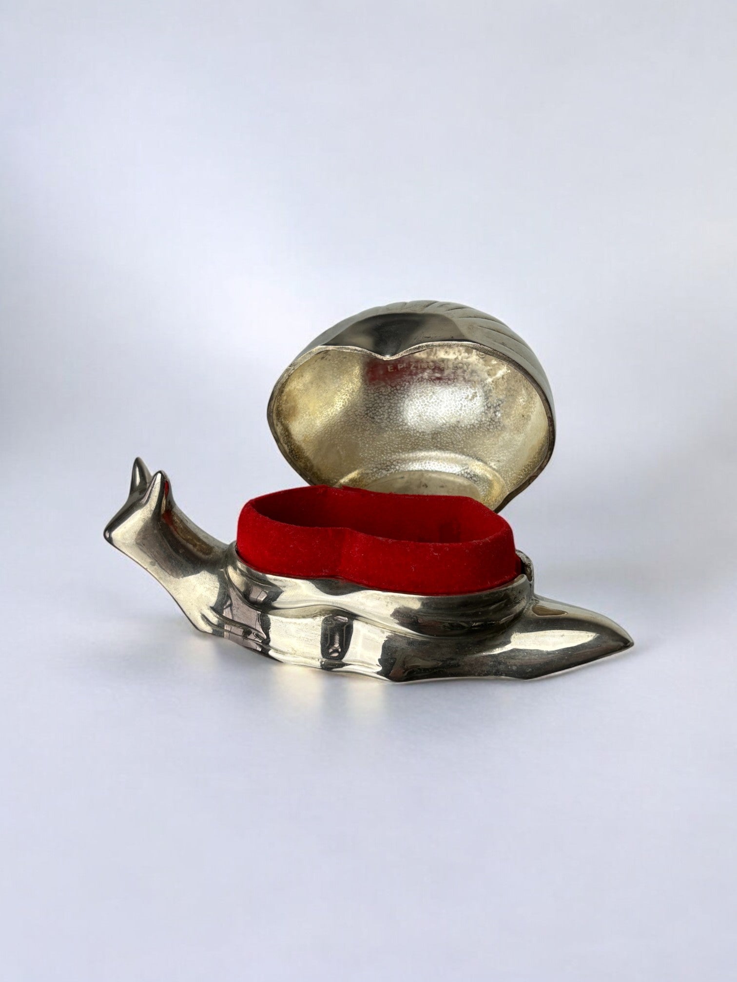 Snail jewelry box, silver plated, Italy, 1970's
