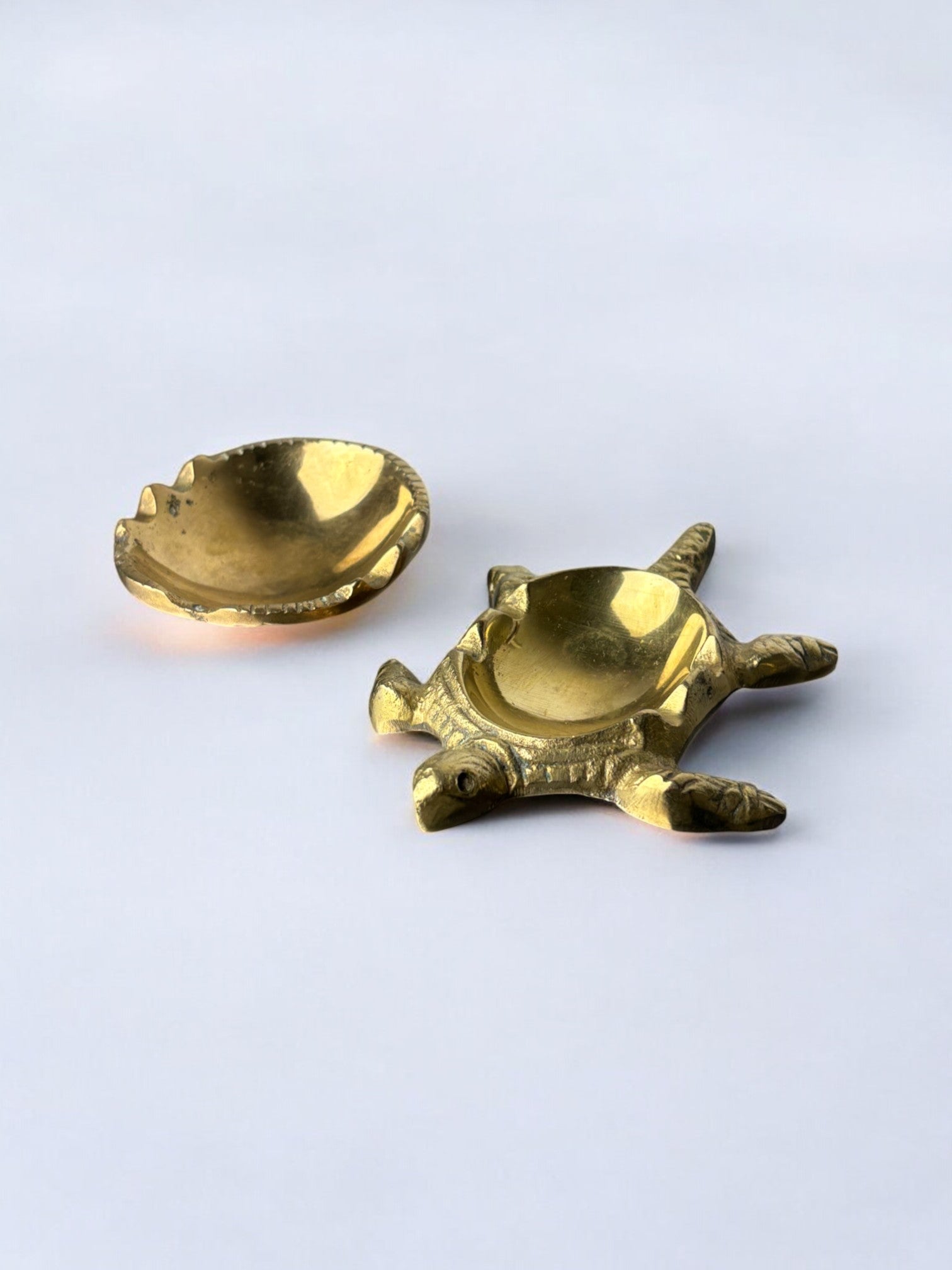 Regency turtle ashtray in bronze, Spain, 1980's