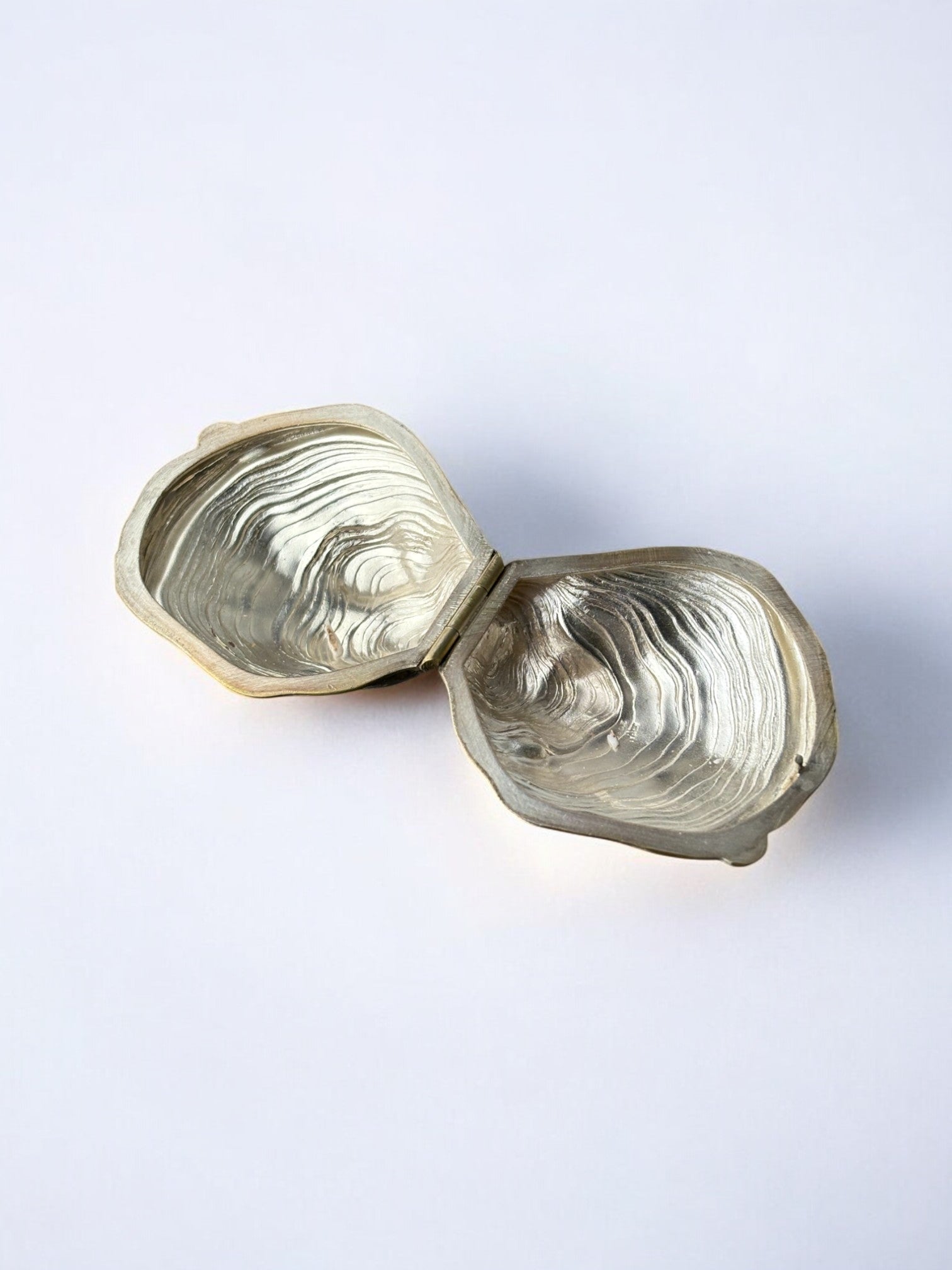 Oyester shell pill box, silver plated, Italy, 1960's
