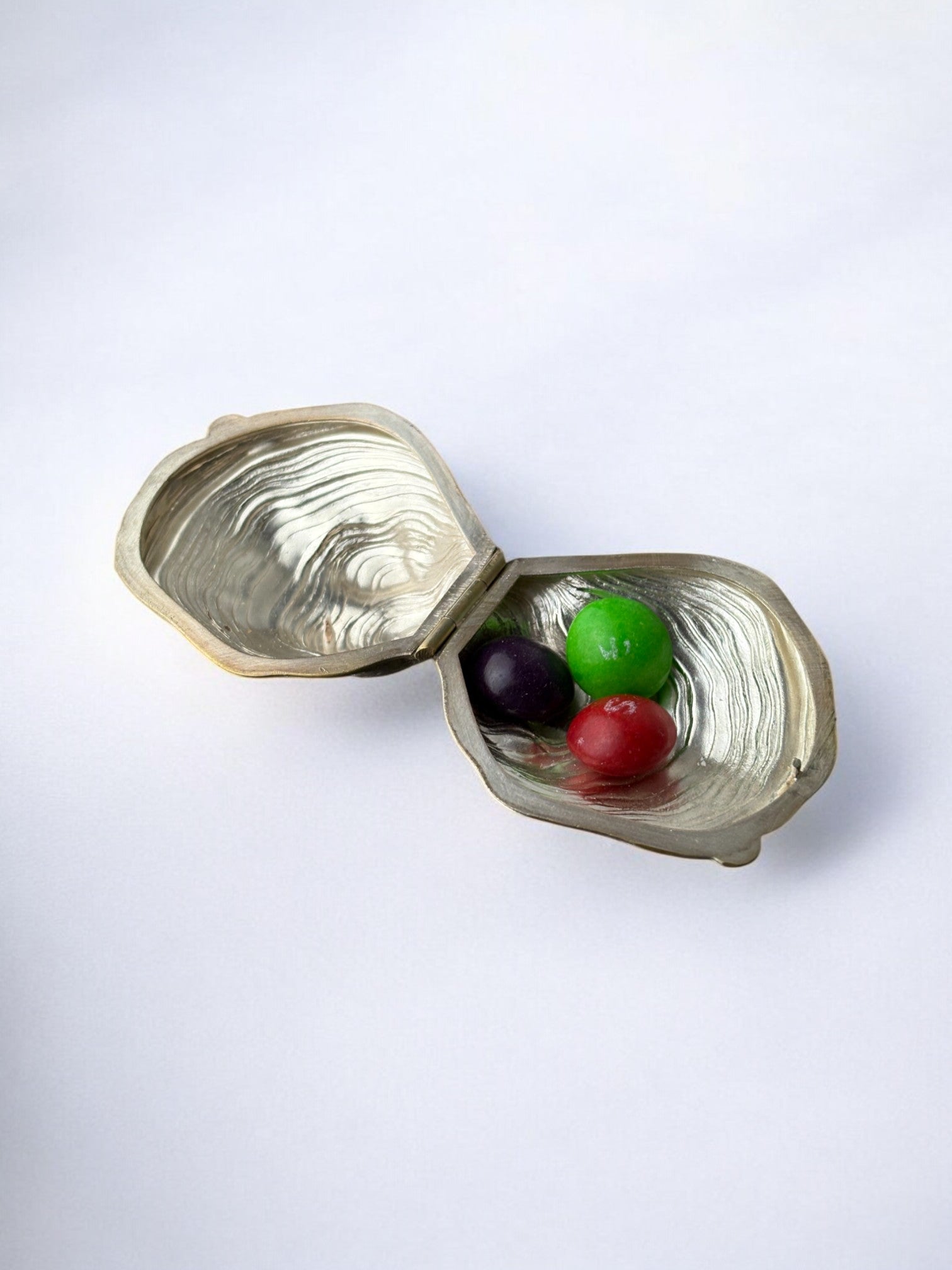 Oyester shell pill box, silver plated, Italy, 1960's