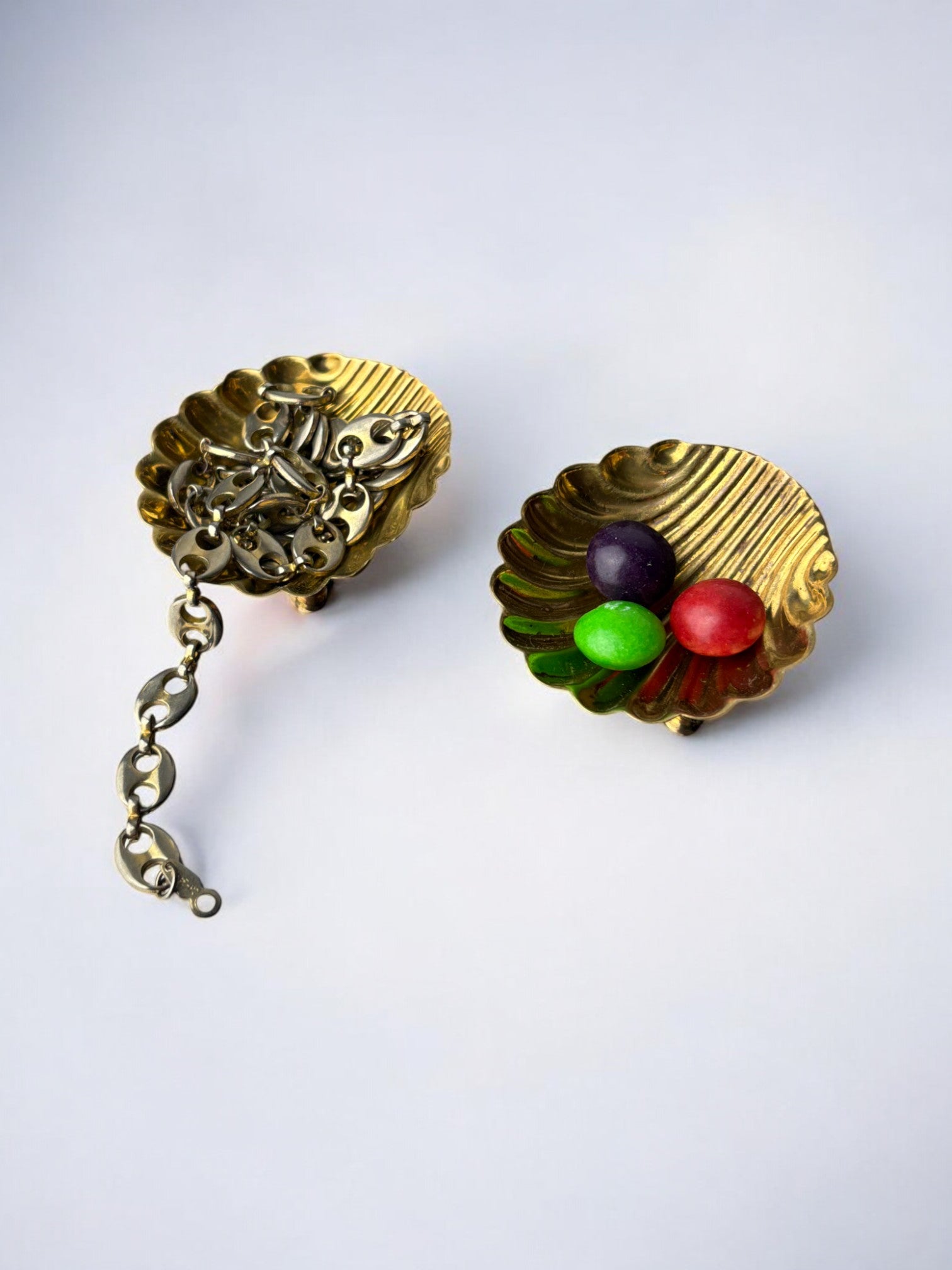 Shell shaped salt & pepper in brass, Italy, 1970's