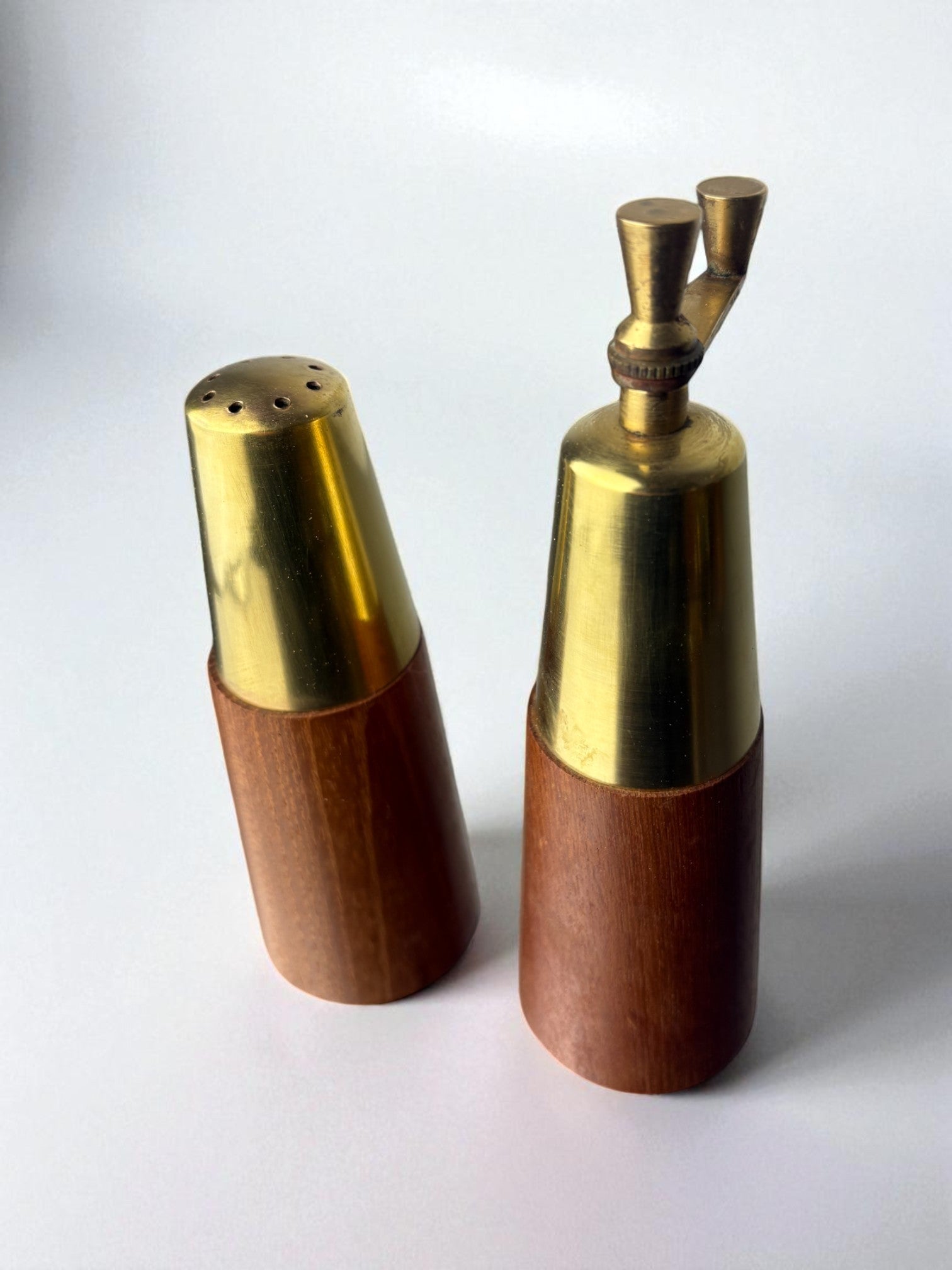 Salt Shaker and Pepper Mill in Rosewood and Brass, Italy, 1970's