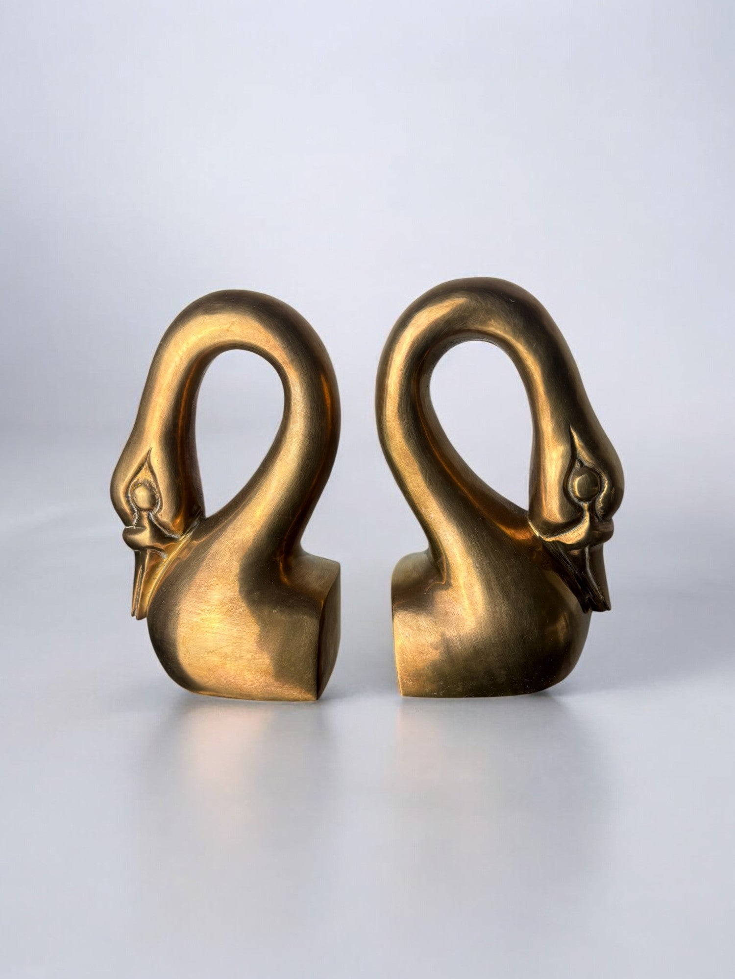 Art deco swan Bookends in brass, France, 1960's