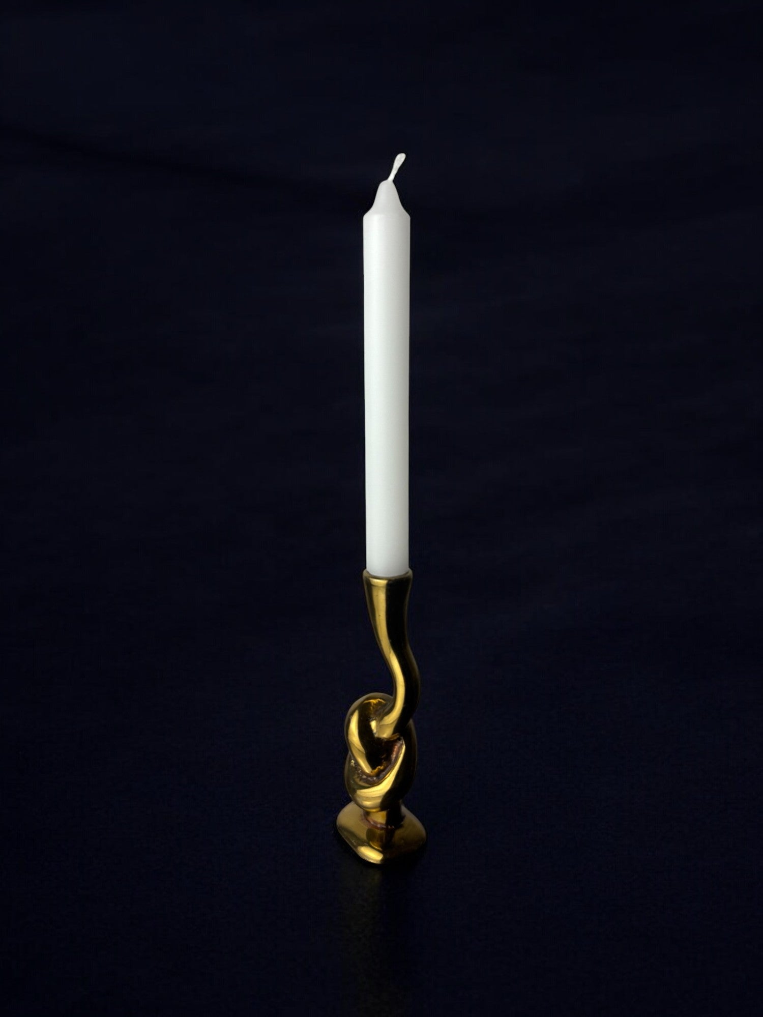 Knot candlestick, brutalist design, bronze, Italy, Circa 1970
