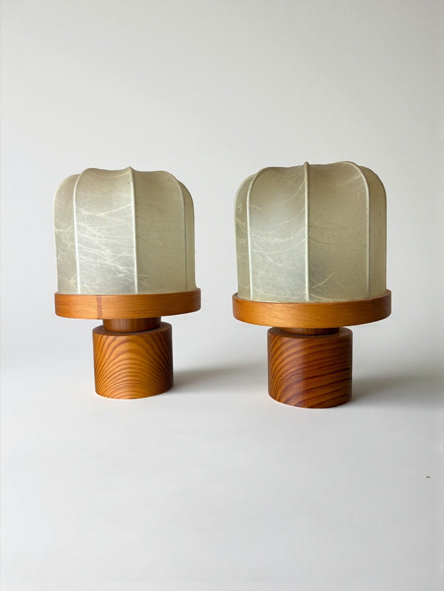 Pair of cocoon table lamps with pine, Italy, 1970's