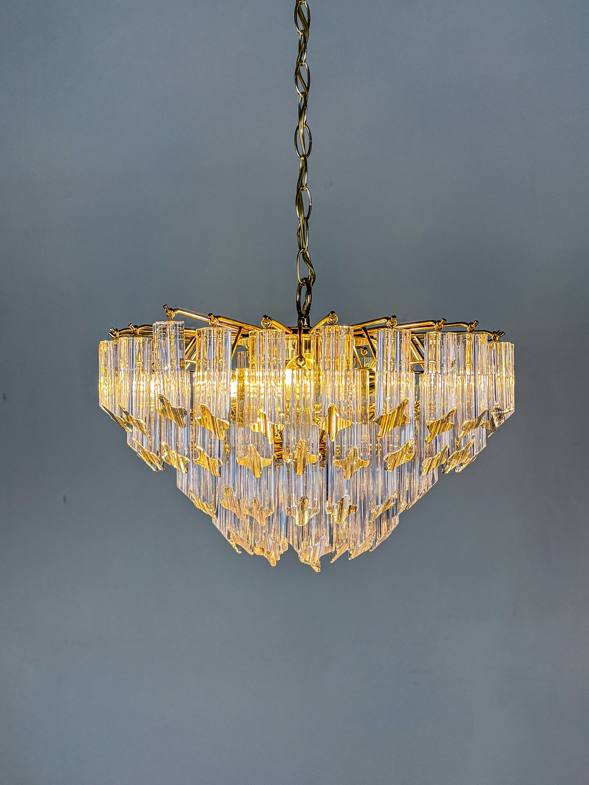 Italian "Archimede" four-tier Ceiling Light by Novaresi – Triedri Murano Glass & Gilt Brass, 1970s