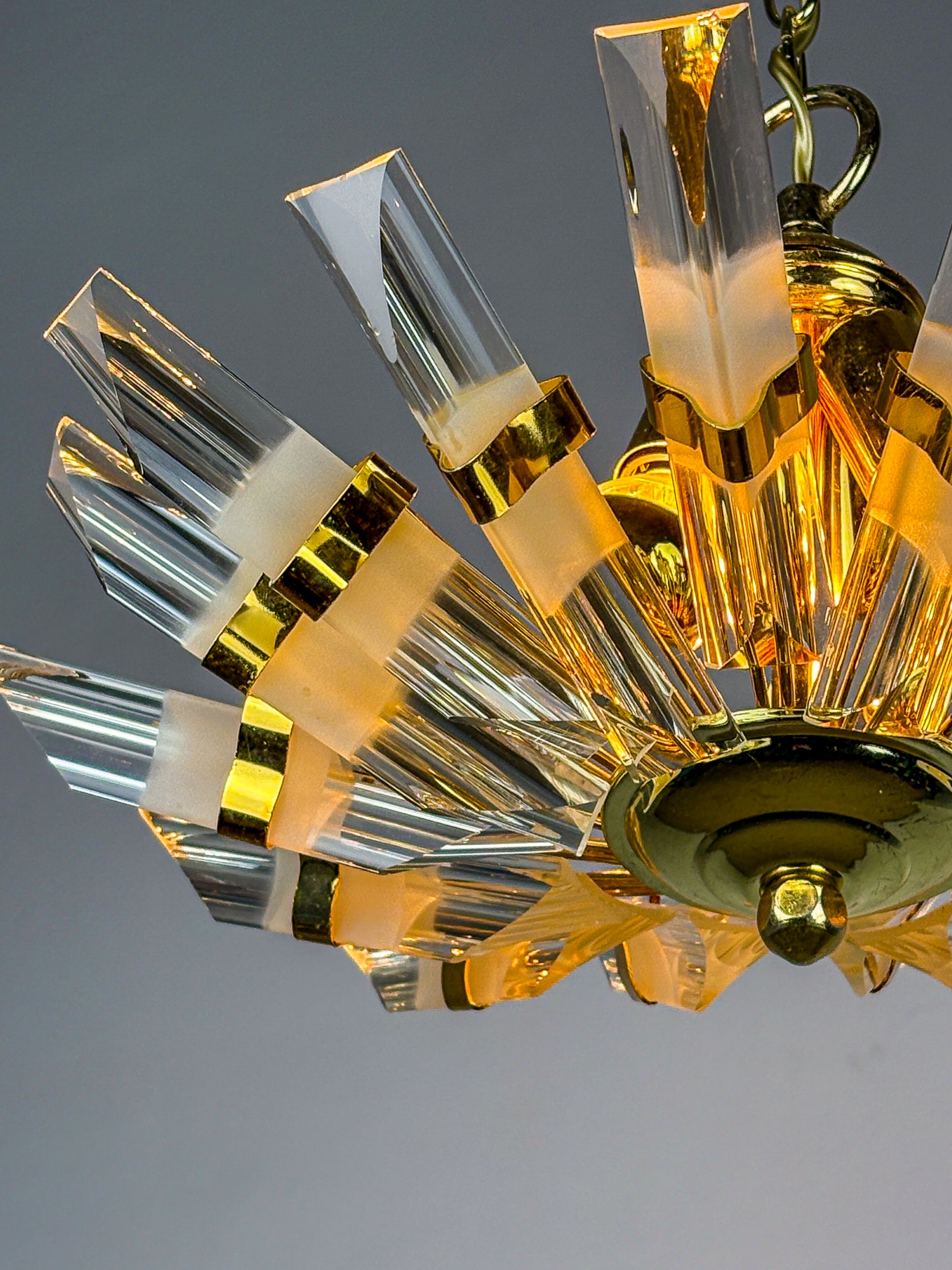 Sun-Shaped Chandelier by Oscar Torlasco for StilKronen, Cut Murano Glass, Italy 1970s