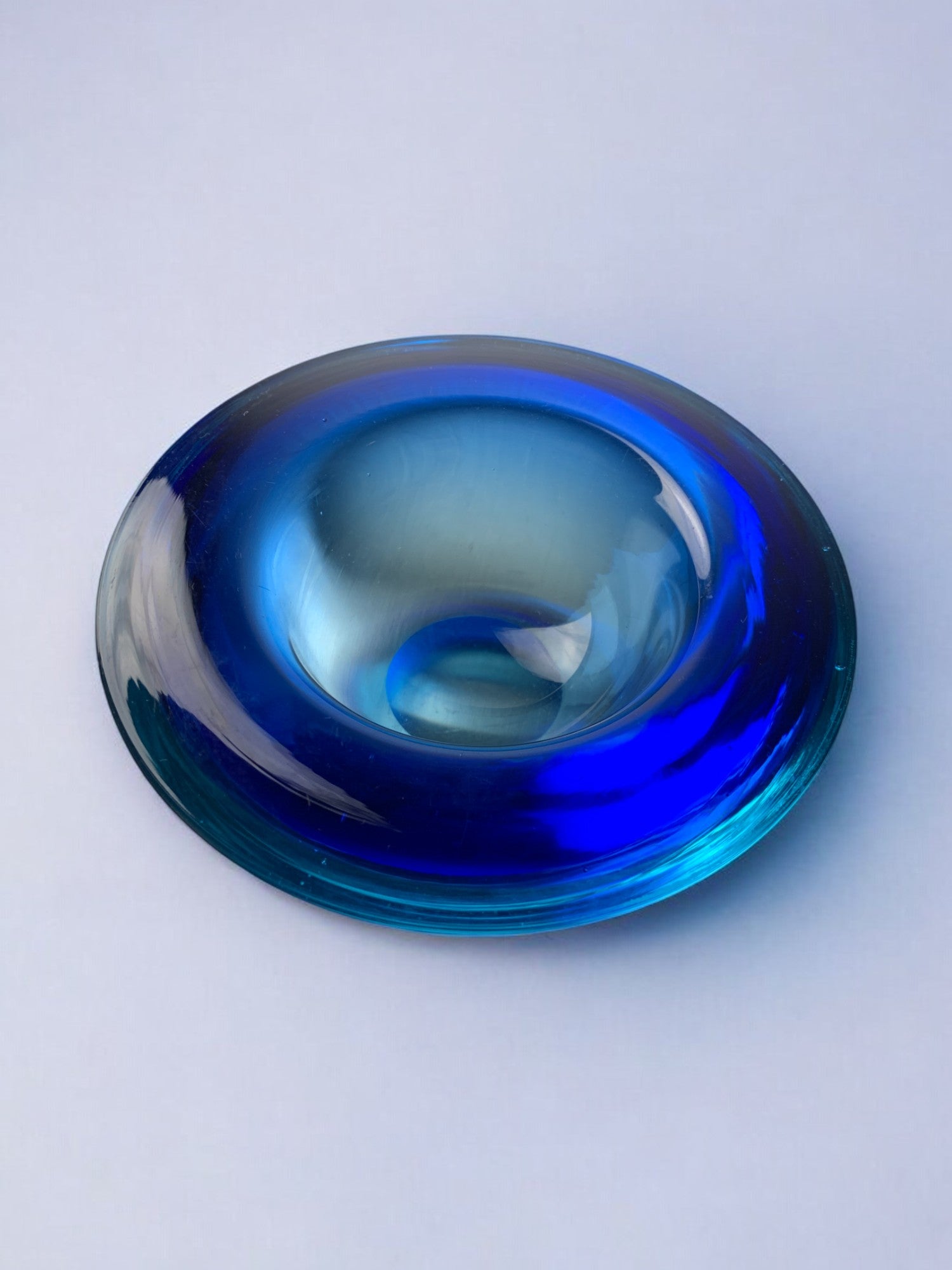 Circular blue Murano glass tray by Flavio Poli