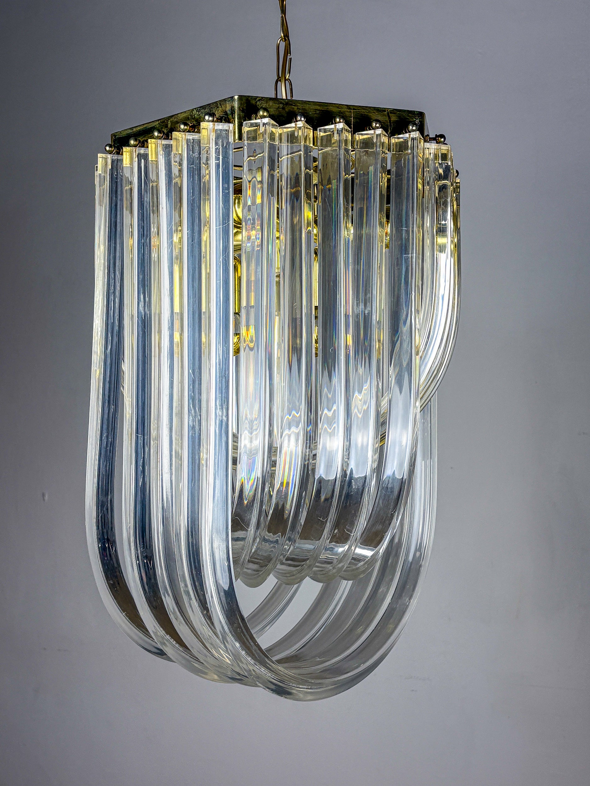 Long Mid-Century Curved Lucite Ribbon Chandelier in Brass, Italy