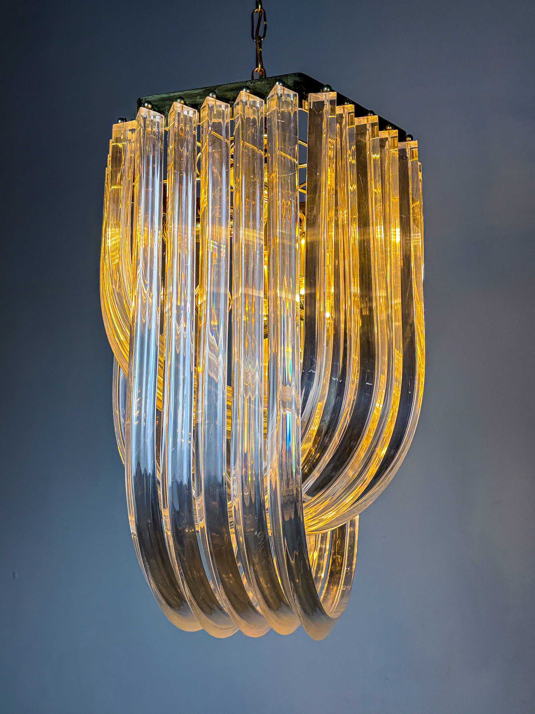Long Mid-Century Curved Lucite Ribbon Chandelier in Brass, Italy