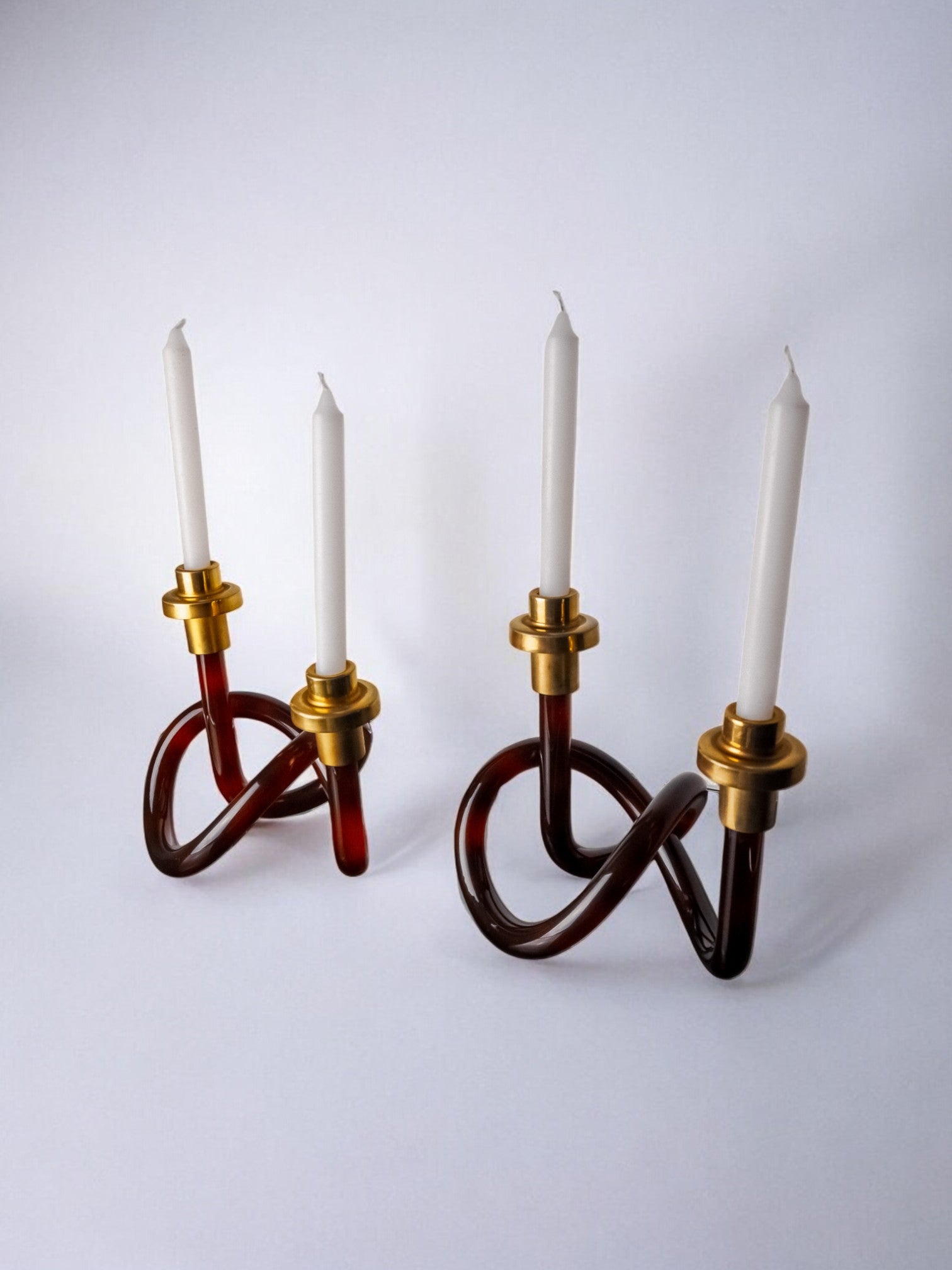 Pair of pretzel candlesticks by Dorothy Thorpe in lucite, 1970