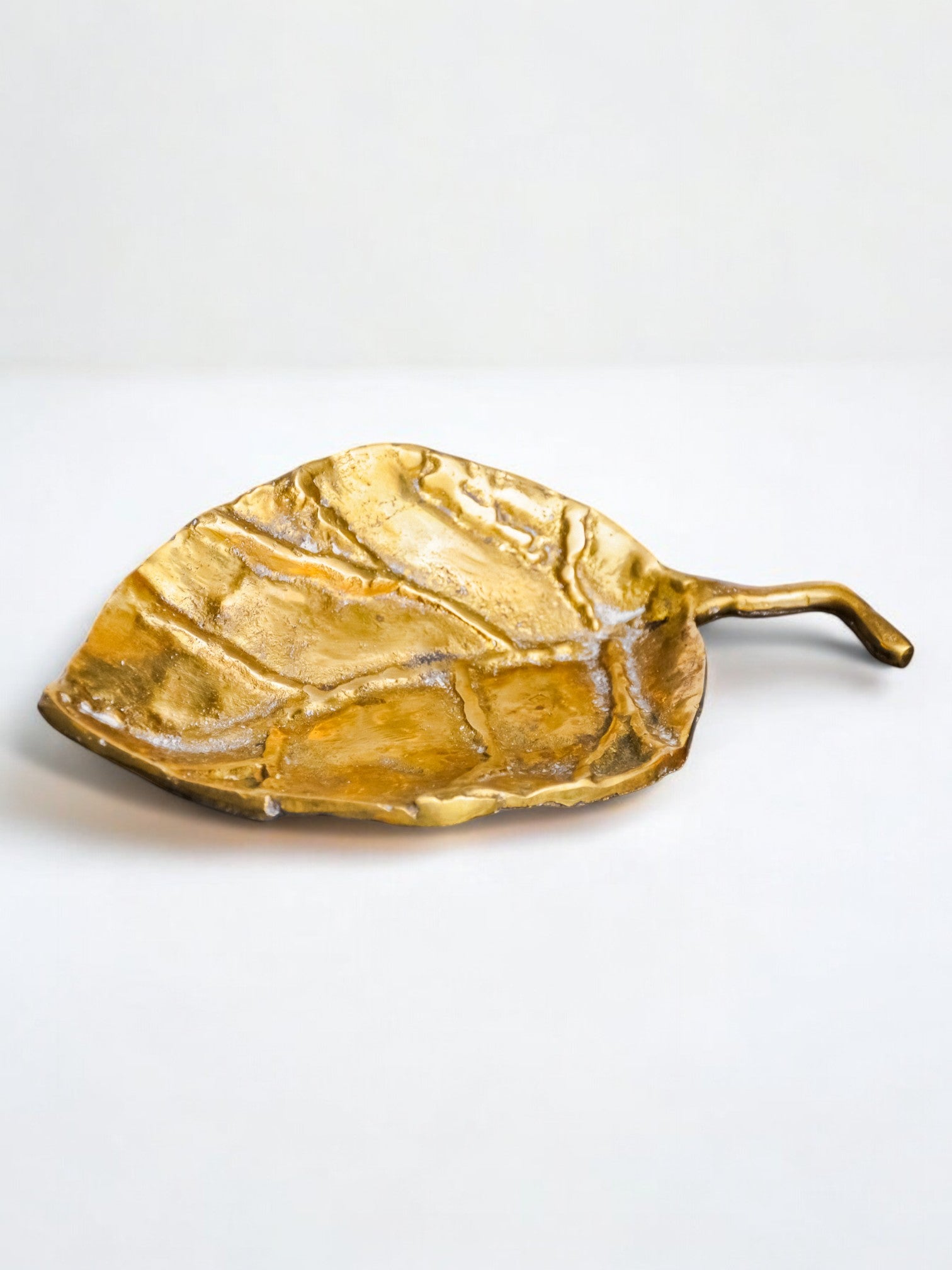Brutalist Leaf tray by David Marshall in bronze, 1970's