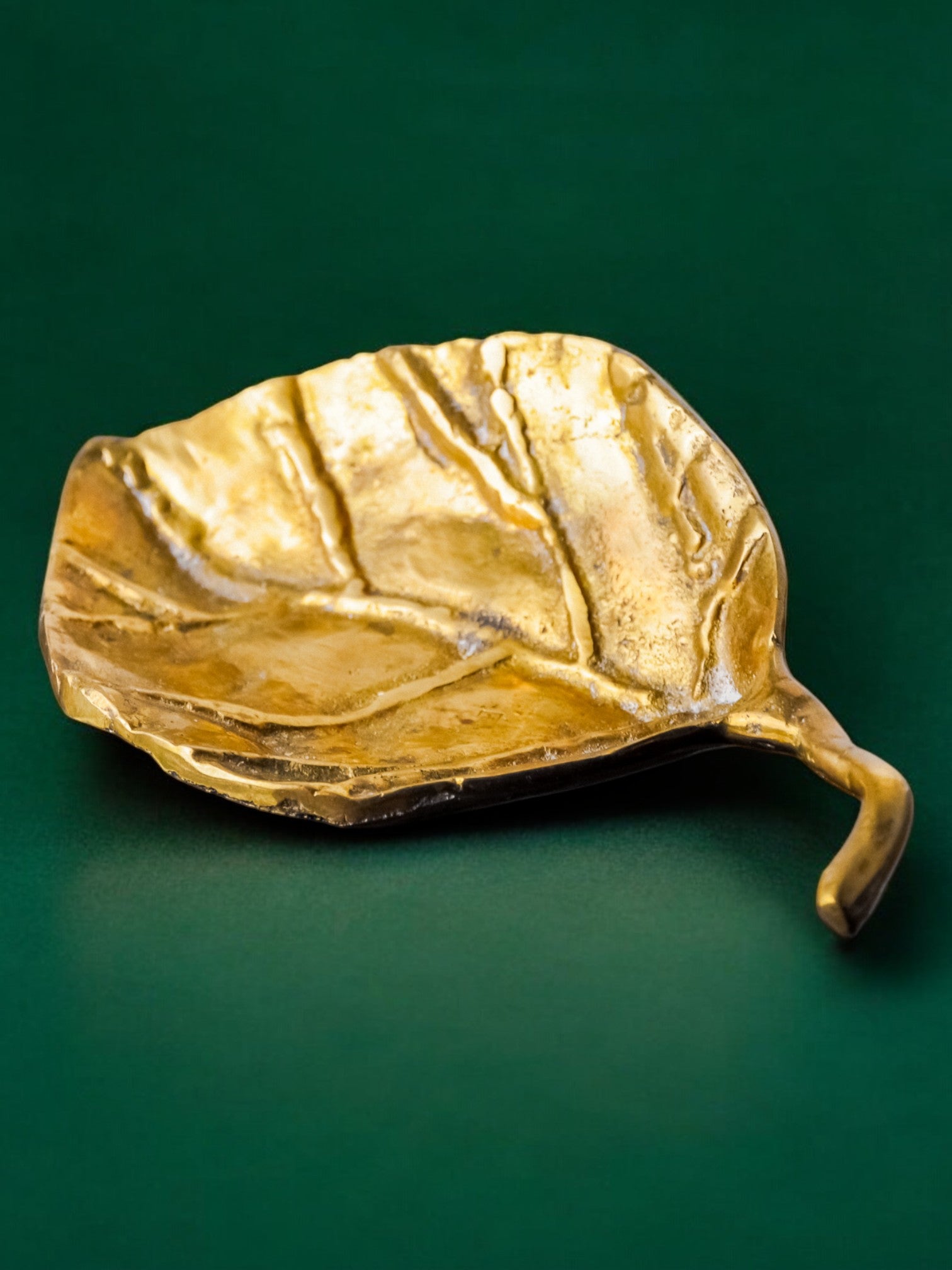 Brutalist Leaf tray by David Marshall in bronze, 1970's