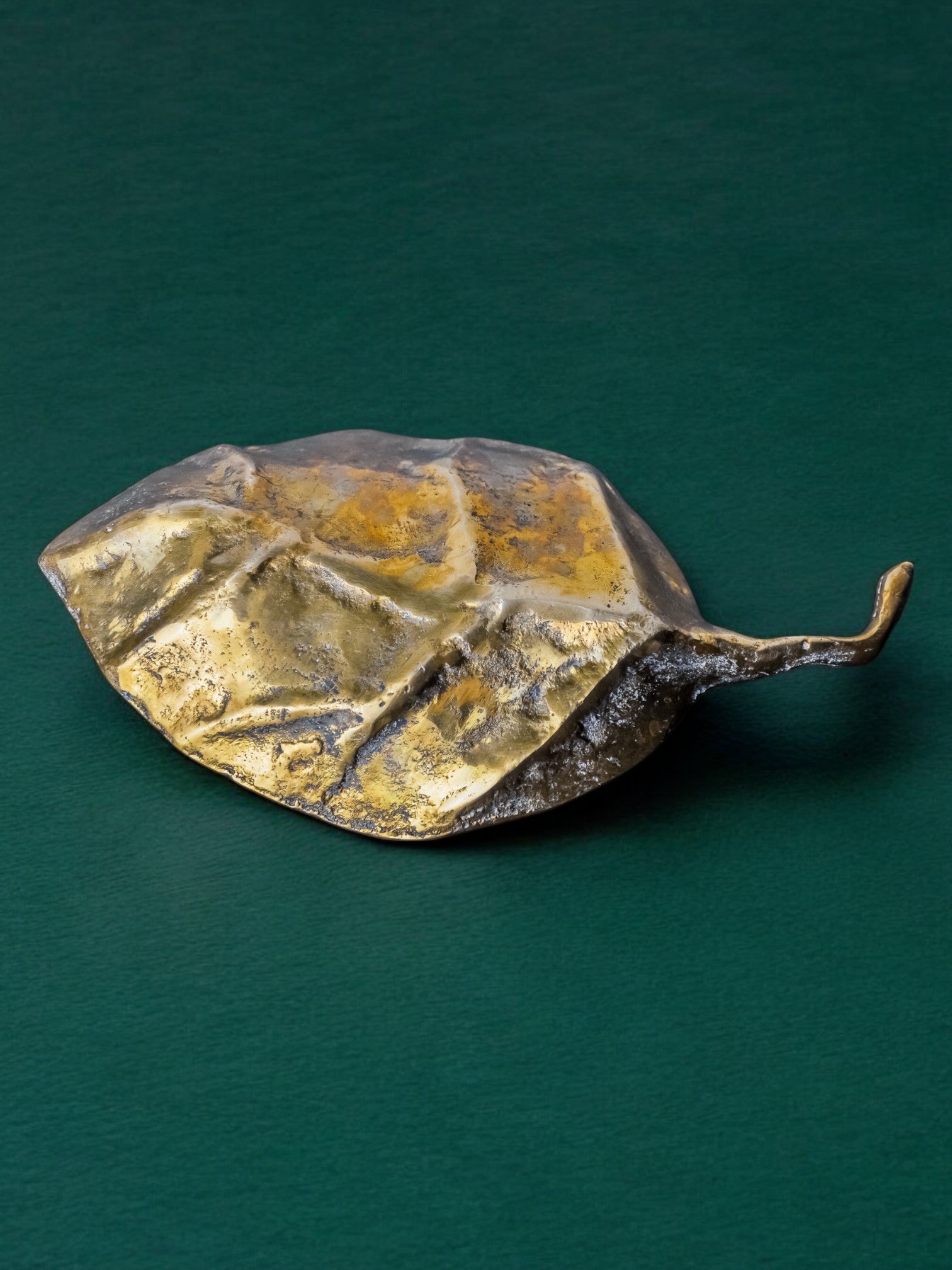 Brutalist Leaf tray by David Marshall in bronze, 1970's